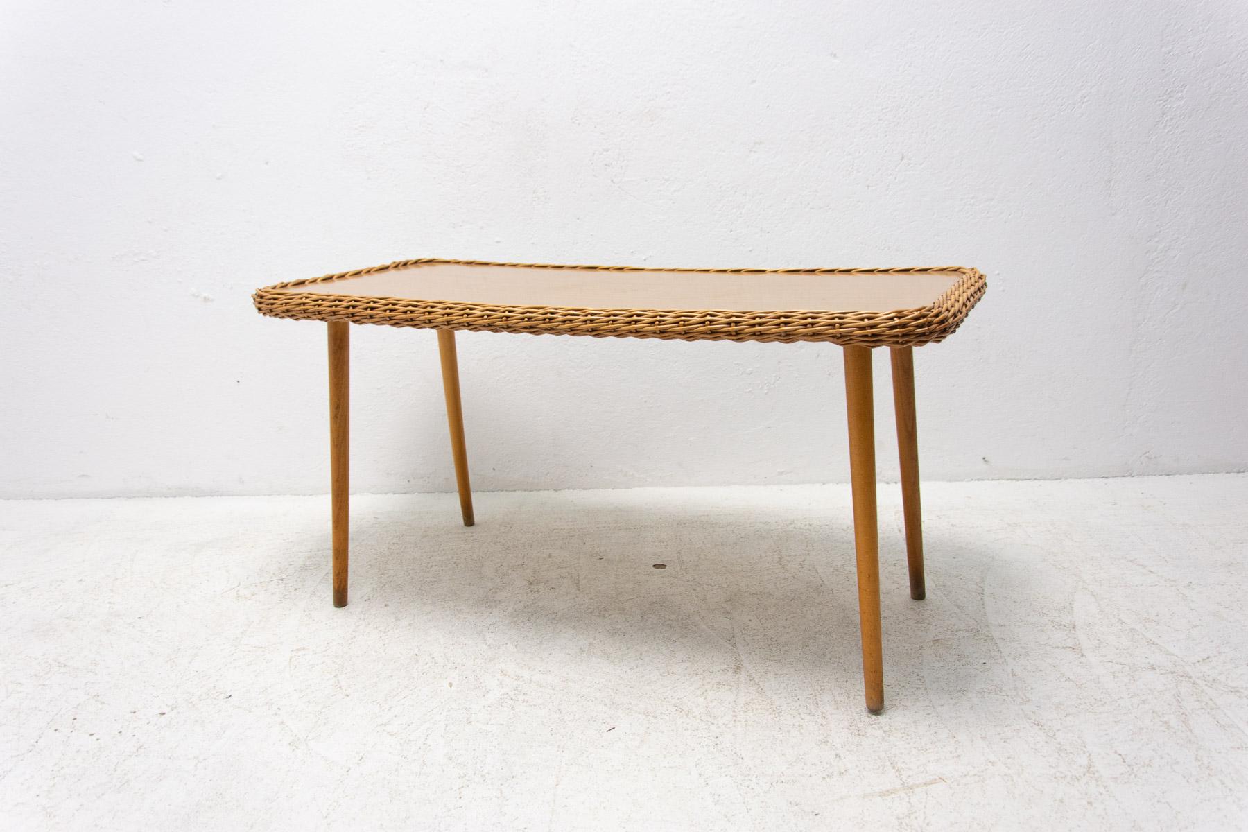 Mid Century Coffee Table from Uluv, Czechoslovakia, 1960´s For Sale 5