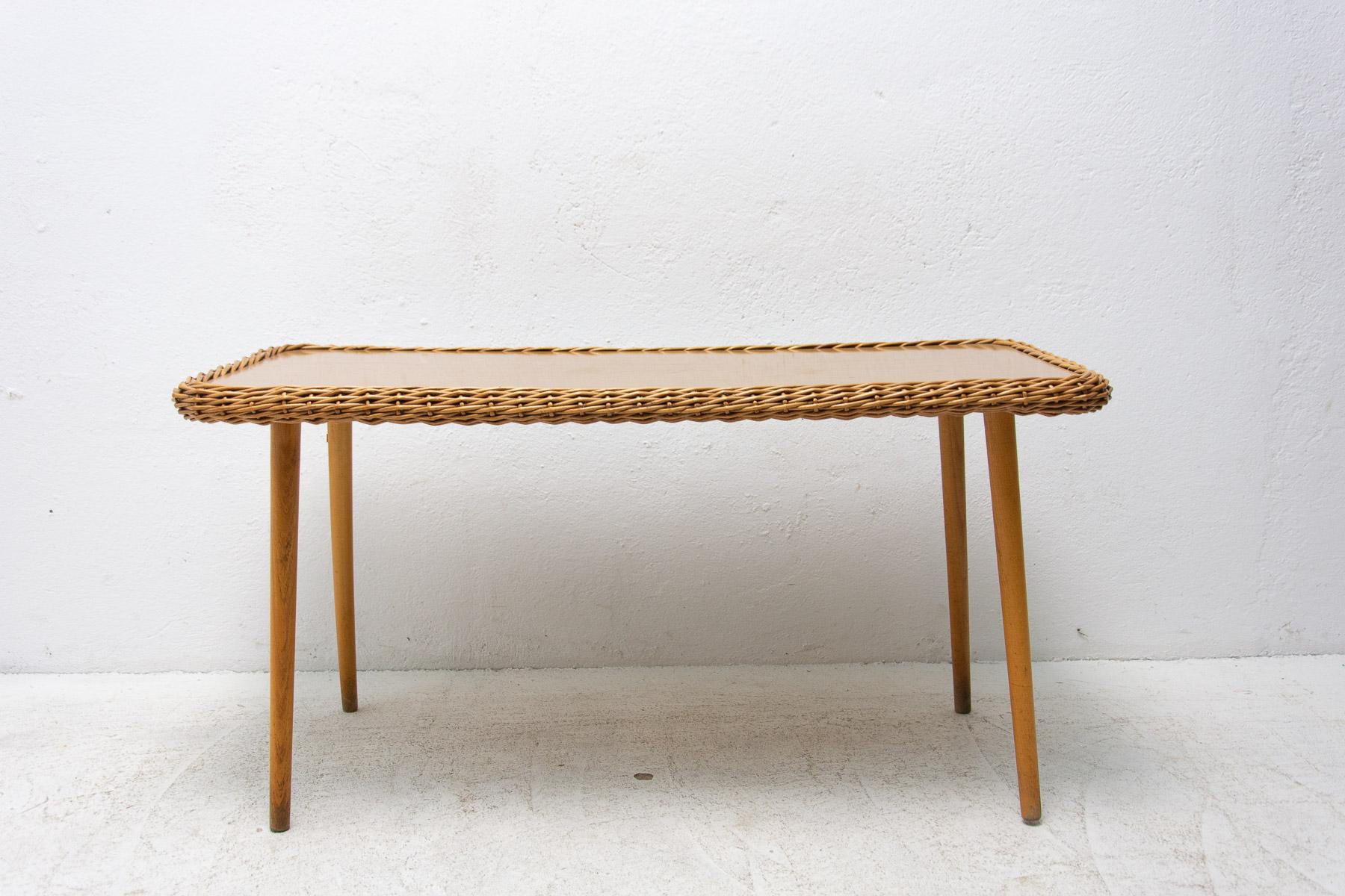 Mid Century Coffee Table from Uluv, Czechoslovakia, 1960´s For Sale 3