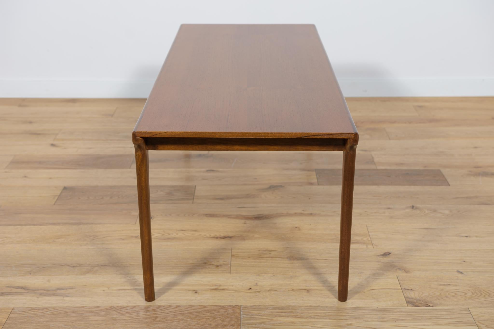  Mid-Century Coffee Table from Younger, 1960s In Excellent Condition For Sale In GNIEZNO, 30