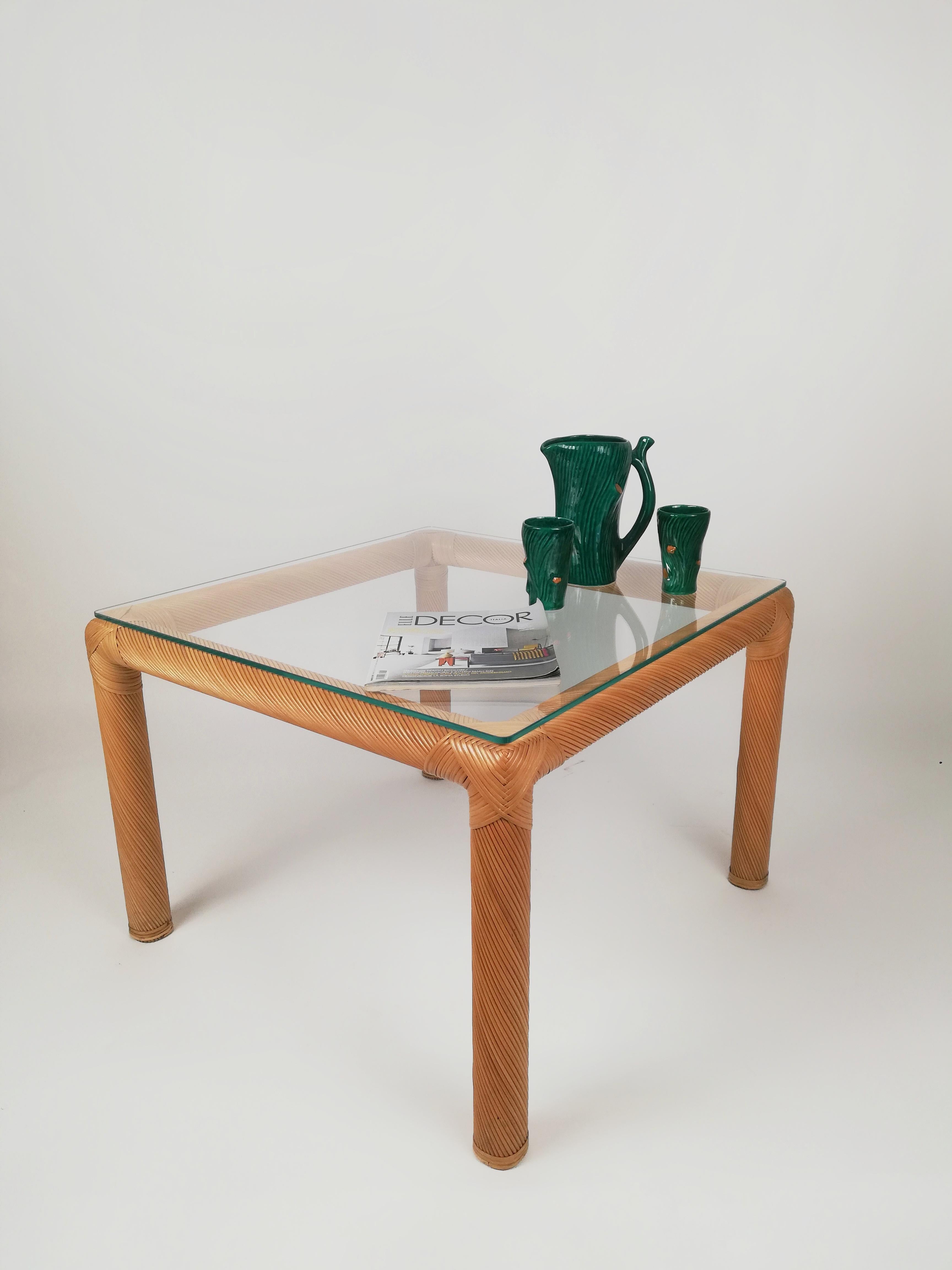 Mid-Century Coffee Table in Rattan, Cane and Glass, Italy  1970s For Sale 7
