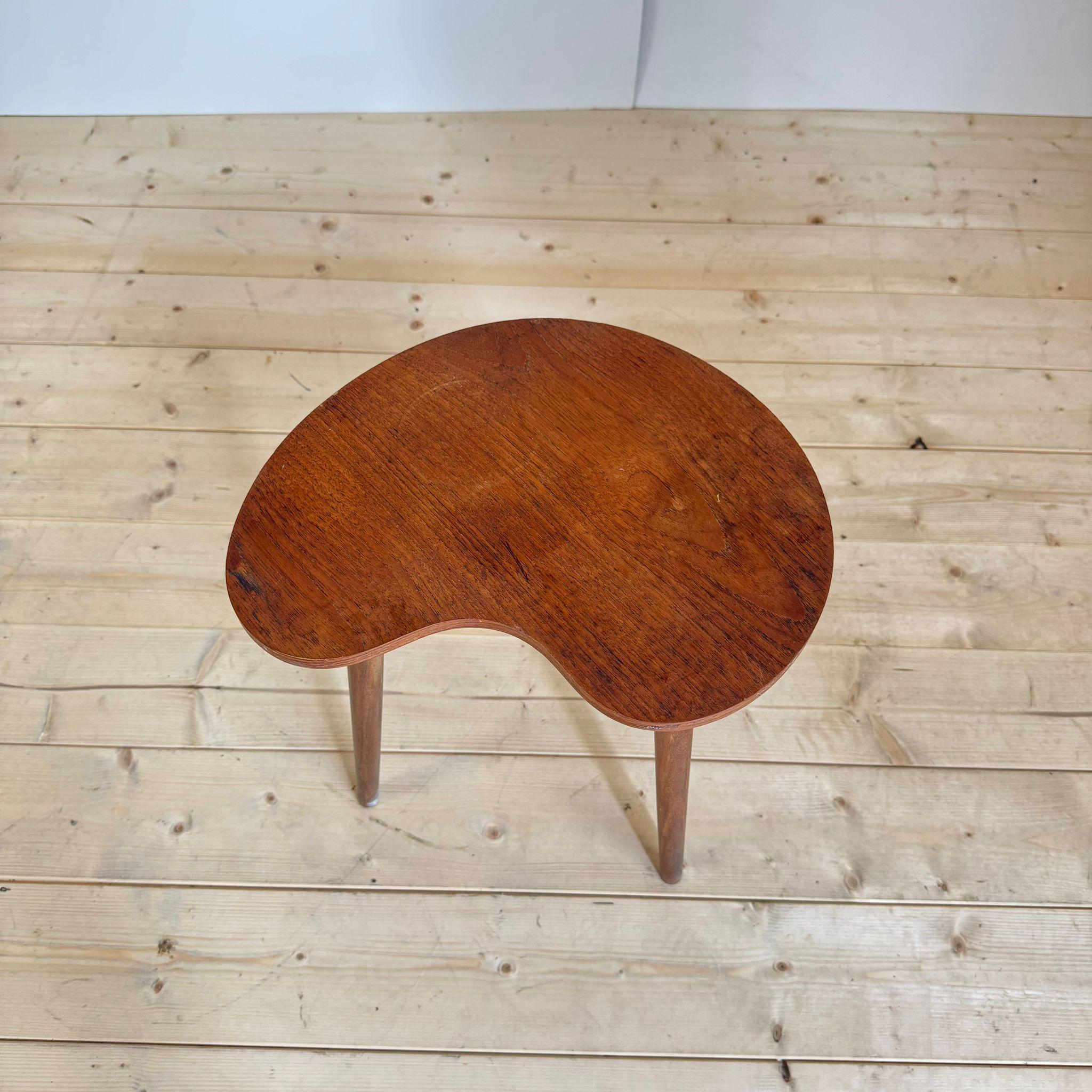 Impiallacciato Mid-century coffee table in teak, Denmark 1960 in vendita