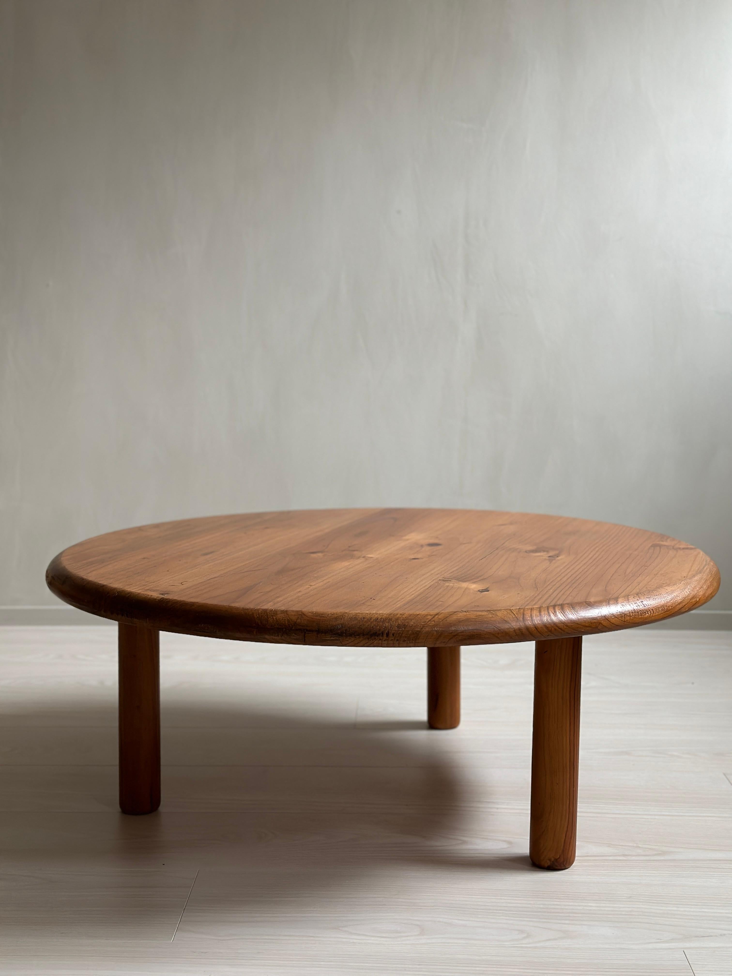 French Midcentury Coffee Table in the Manner of Charlotte Perriand, Pine, circa 1960s