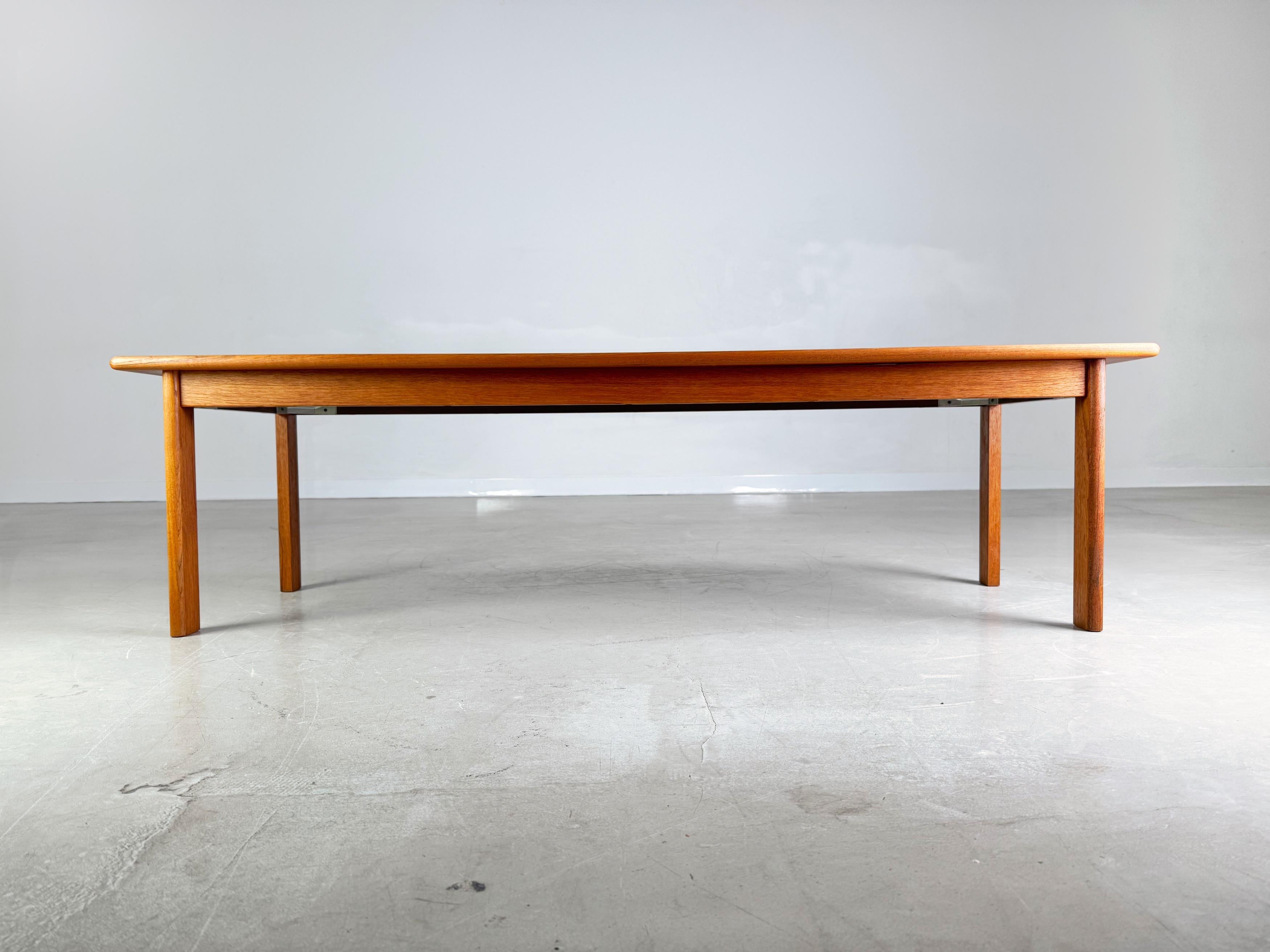 Mid-Century Modern Mid Century Coffee Table Kvalitet Form Function Danish Vintage Teak For Sale
