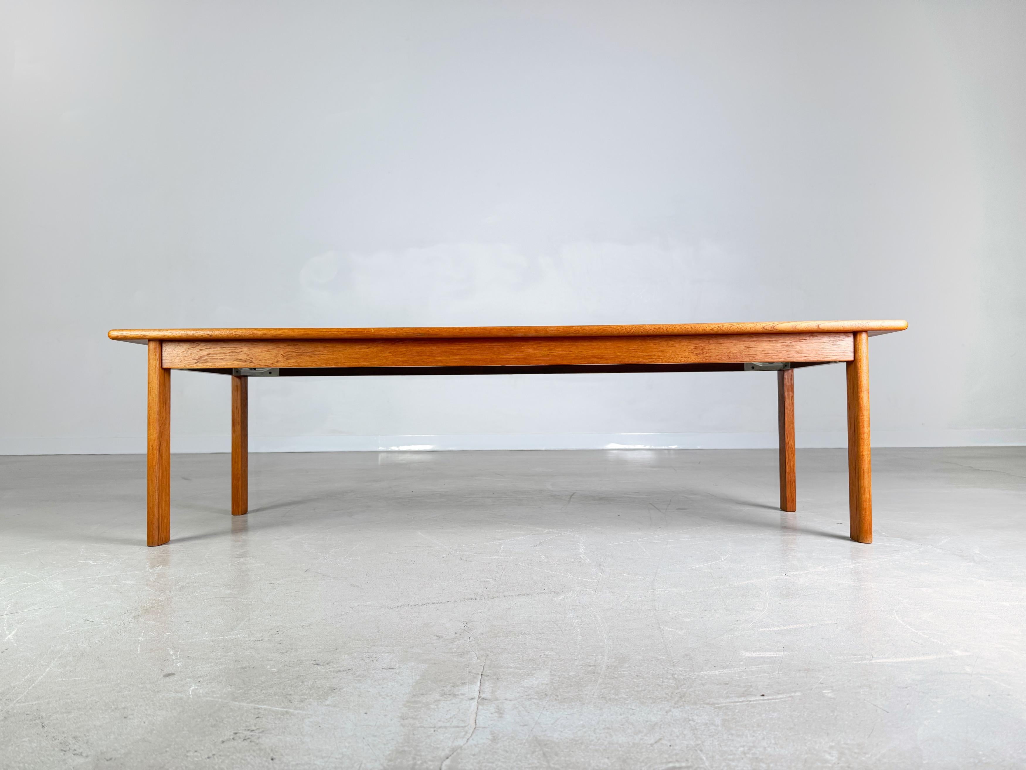 Mid-20th Century Mid Century Coffee Table Kvalitet Form Function Danish Vintage Teak For Sale