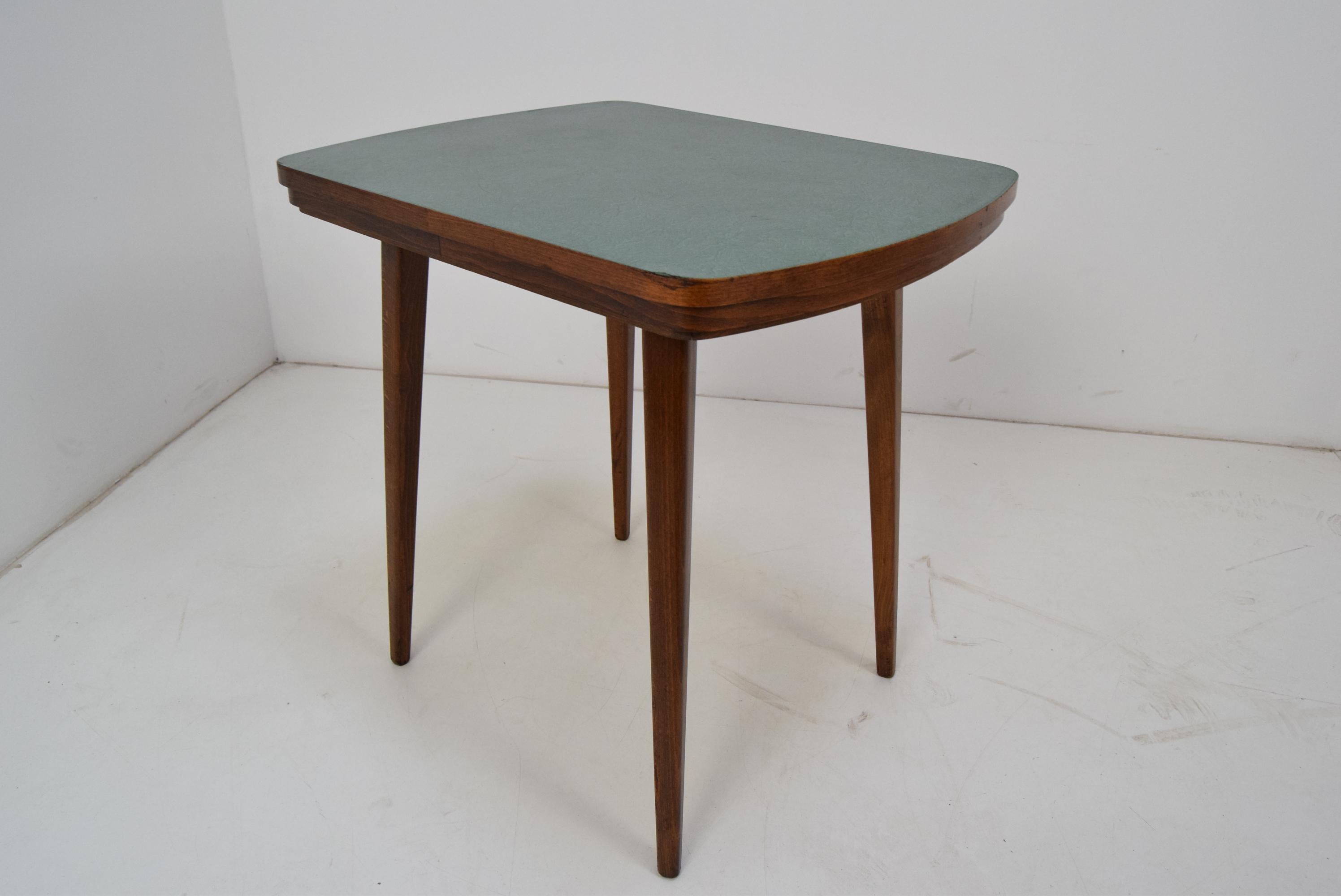 Slovaque  Table basse du milieu du siècle/Mier n.p. Topolcany, années 1960 en vente