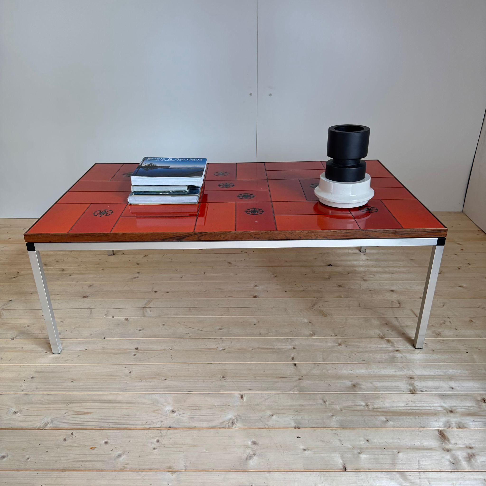 Mid-century coffee table red ceramic, Denmark 1960s in vendita 2