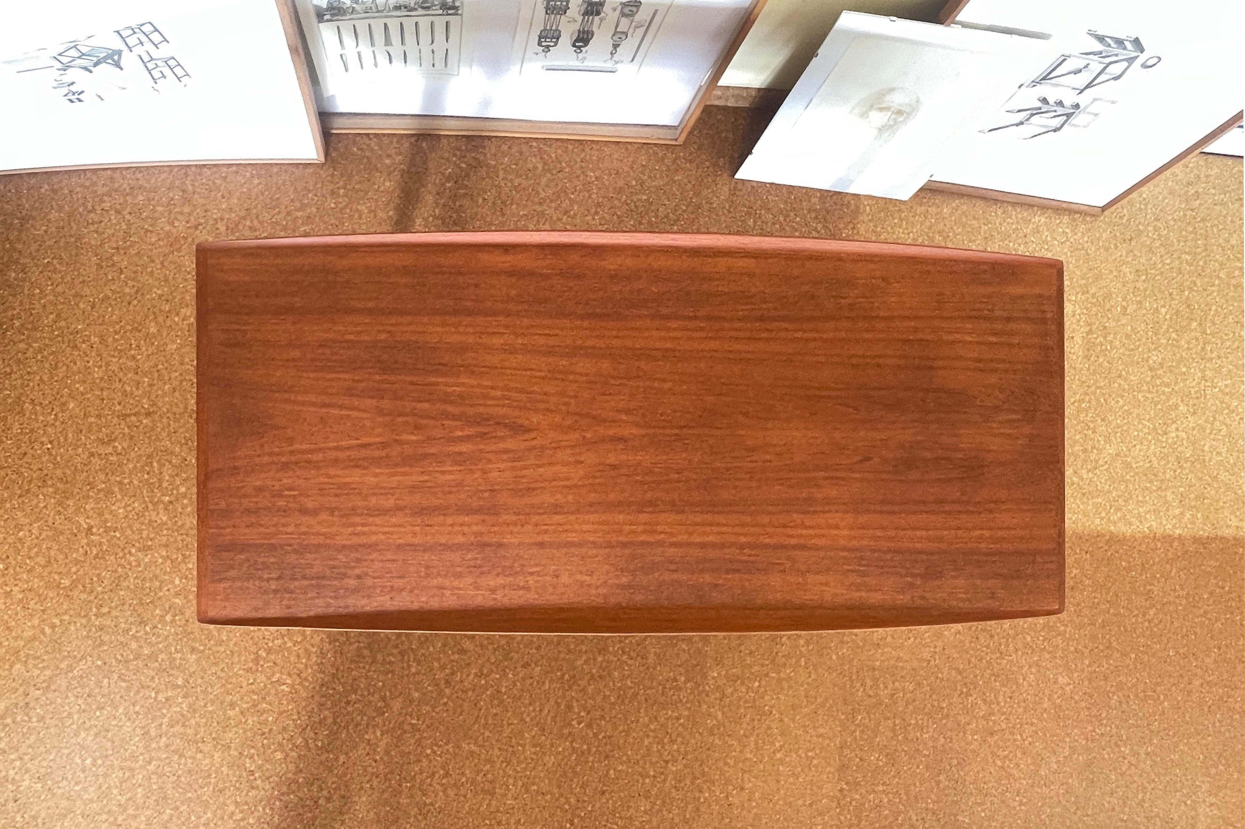 Table basse du milieu du siècle Teck, d'après ou par Grete Jalk Danemark, ca. 1960, Allemagne en vente 1