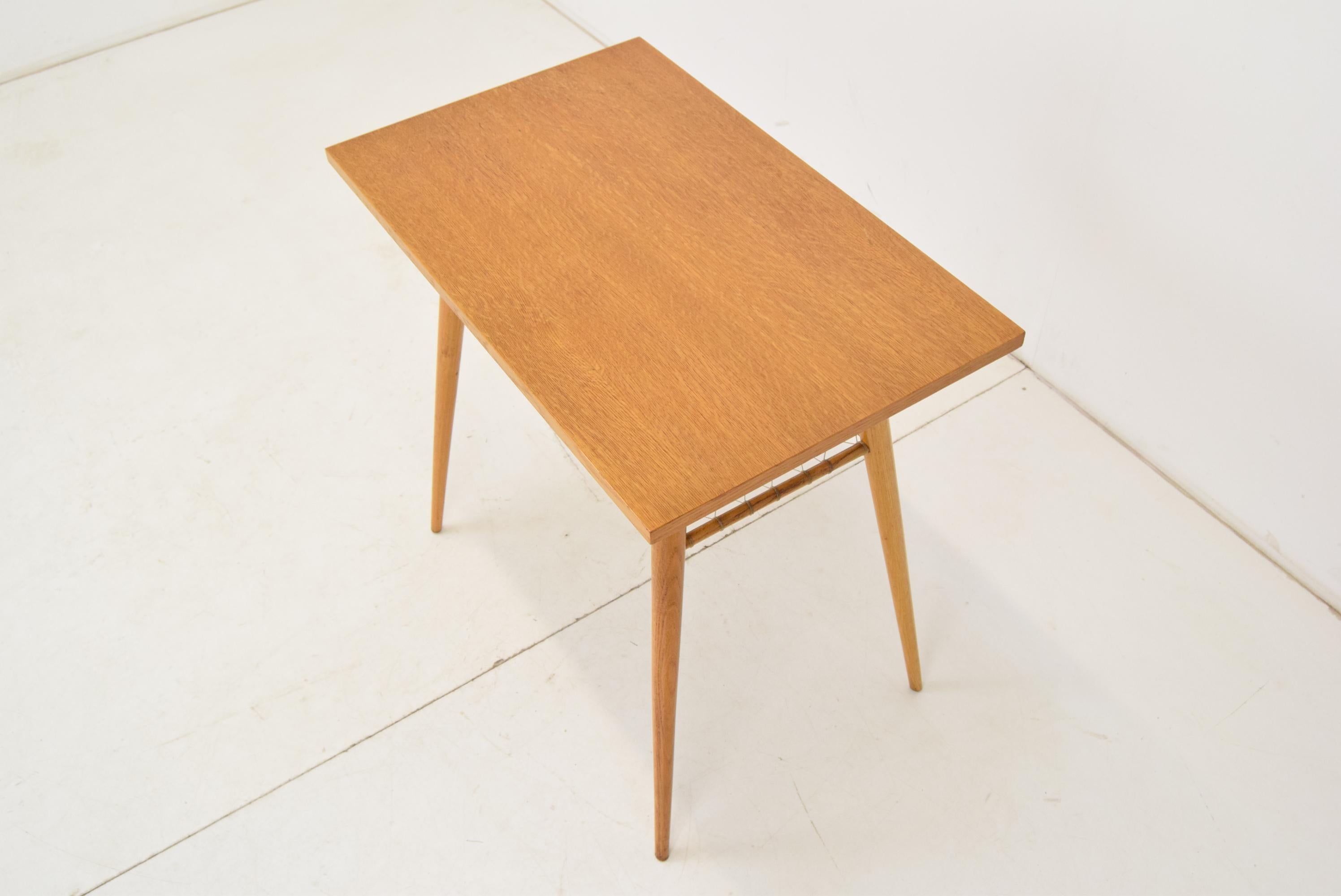 Mid-Century Coffee Table / Uluv, 1960's In Fair Condition For Sale In Praha, CZ