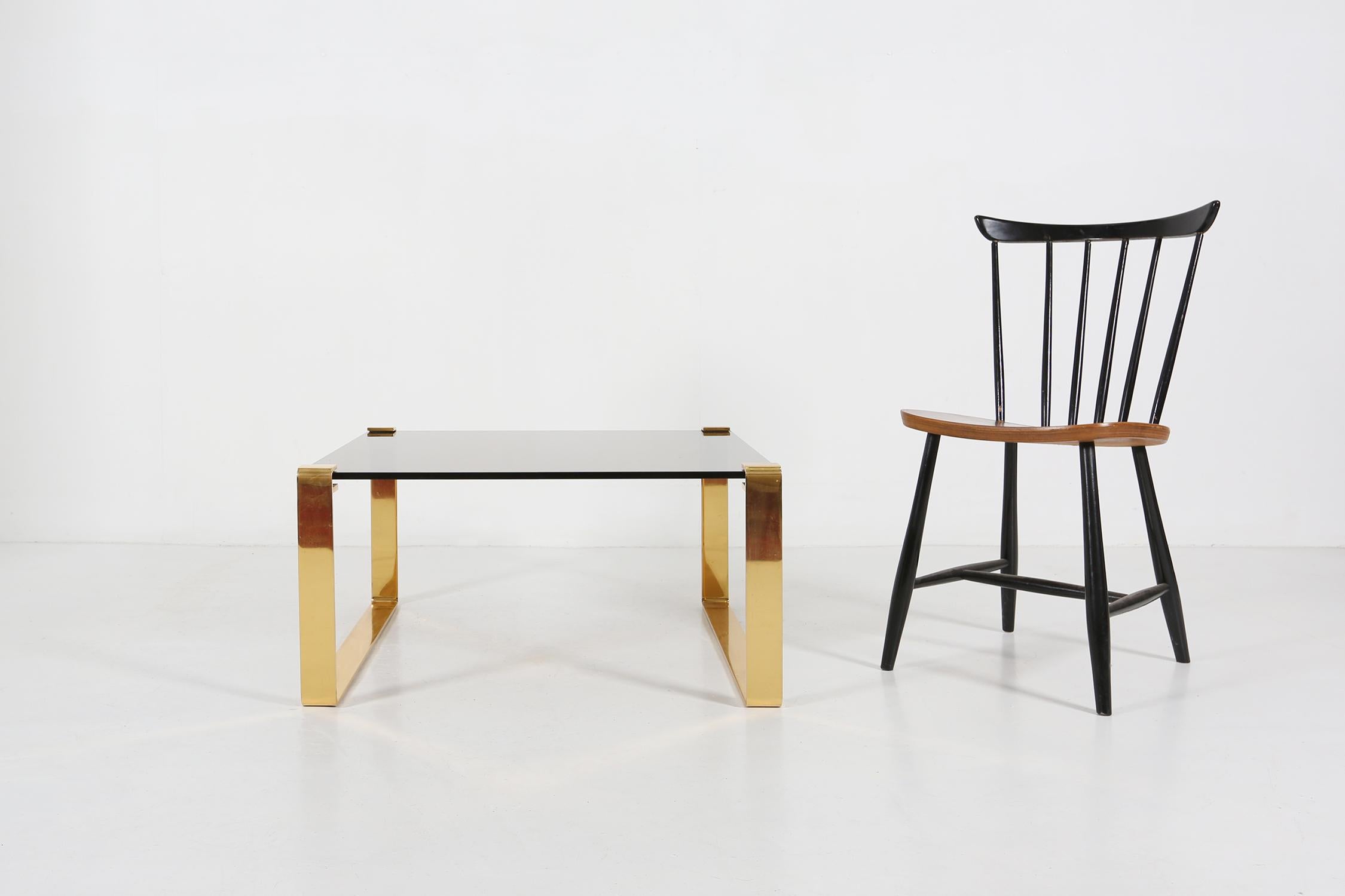 Table basse du milieu du siècle avec base dorée et plateau en verre, 1970 en vente 4