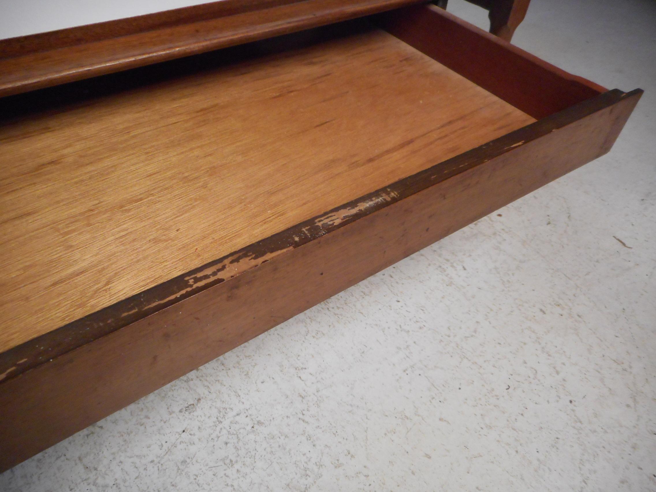 Midcentury Coffee Table with White Laminate Top 5