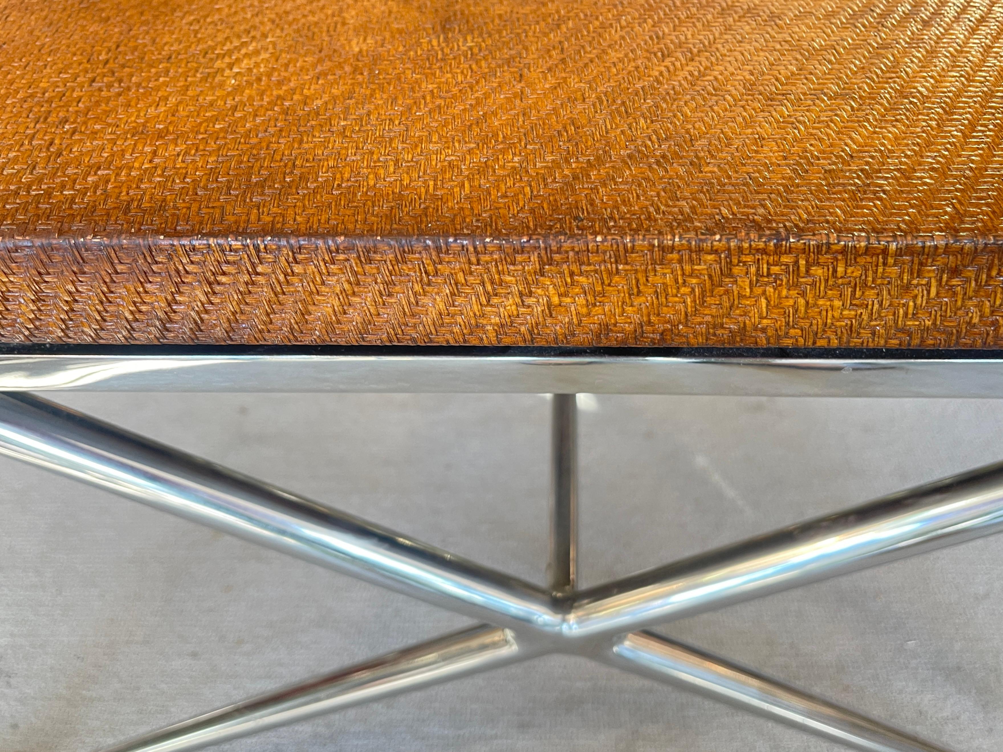 Tavolino da caffè del Mid Century con piano a trama intrecciata e base a X in acciaio lucido, Italia in vendita 7