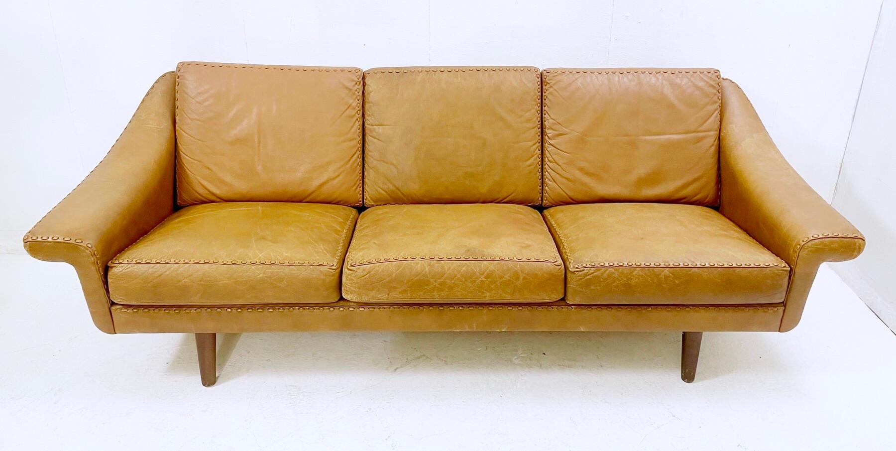 Cognacfarbenes Leder-Sofa-Modell „Matador“ von Aage Christiansen, Dänemark, Mitte des Jahrhunderts  (Moderne der Mitte des Jahrhunderts) im Angebot