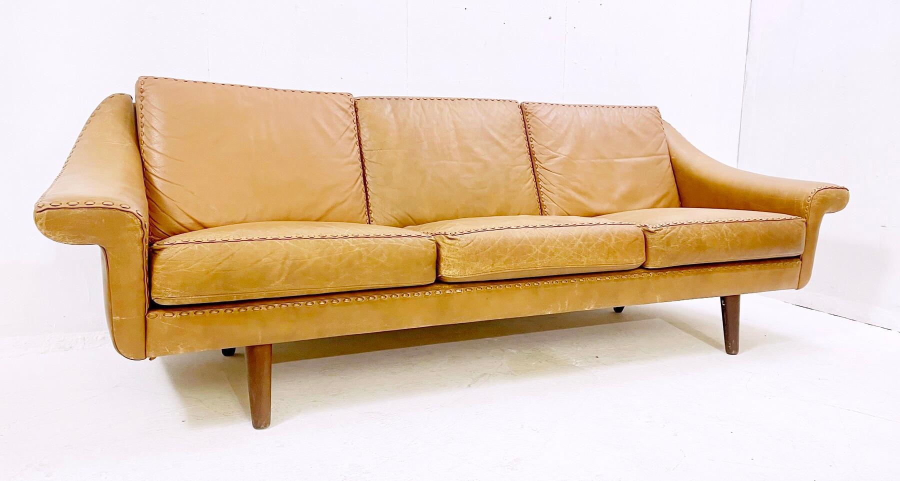 Cognacfarbenes Leder-Sofa-Modell „Matador“ von Aage Christiansen, Dänemark, Mitte des Jahrhunderts  (Dänisch) im Angebot