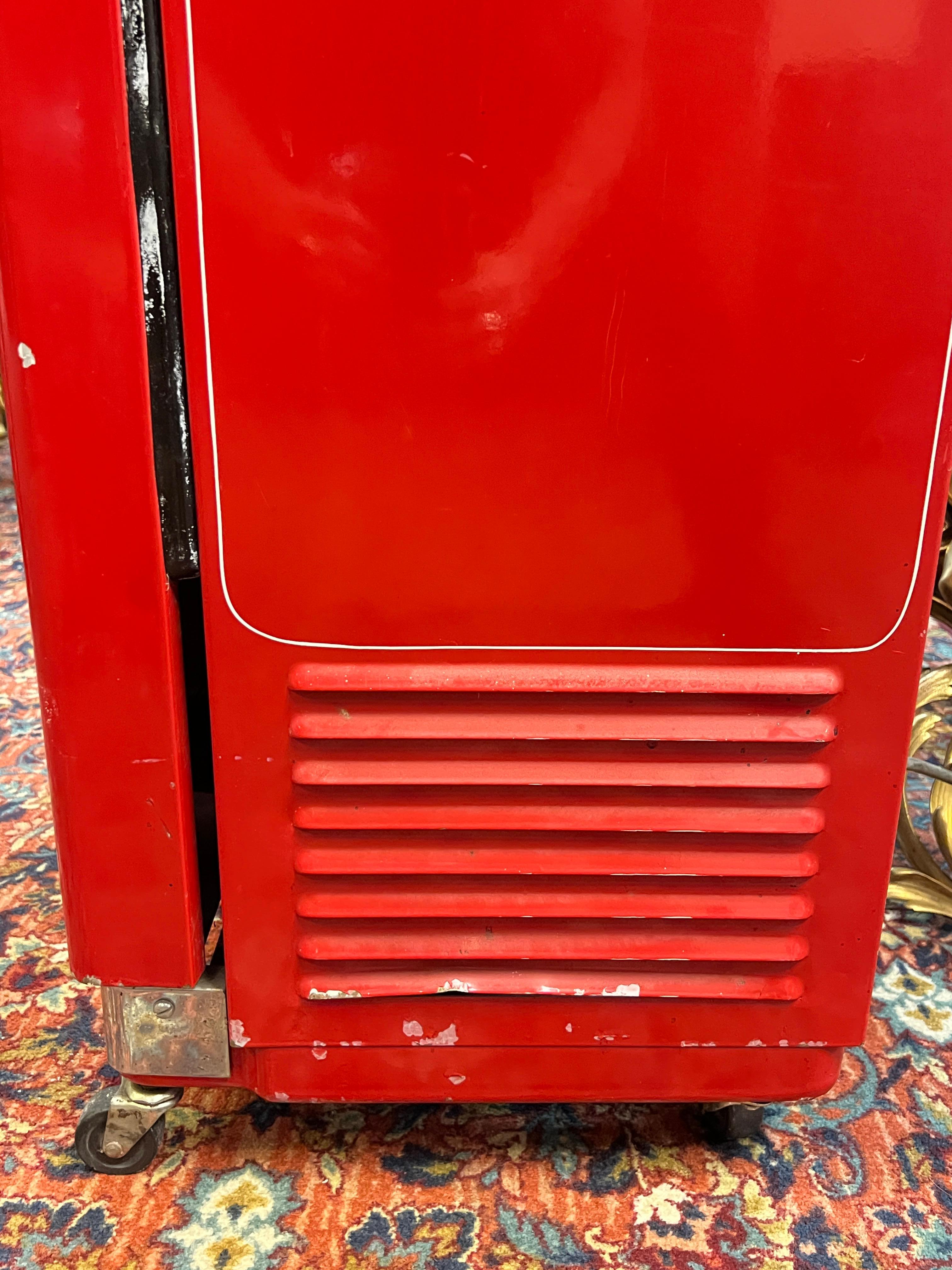 XX secolo Coca-Cola di metà secolo Coca-Cola Cavalier 72 Distributore automatico Circa 1960 in vendita