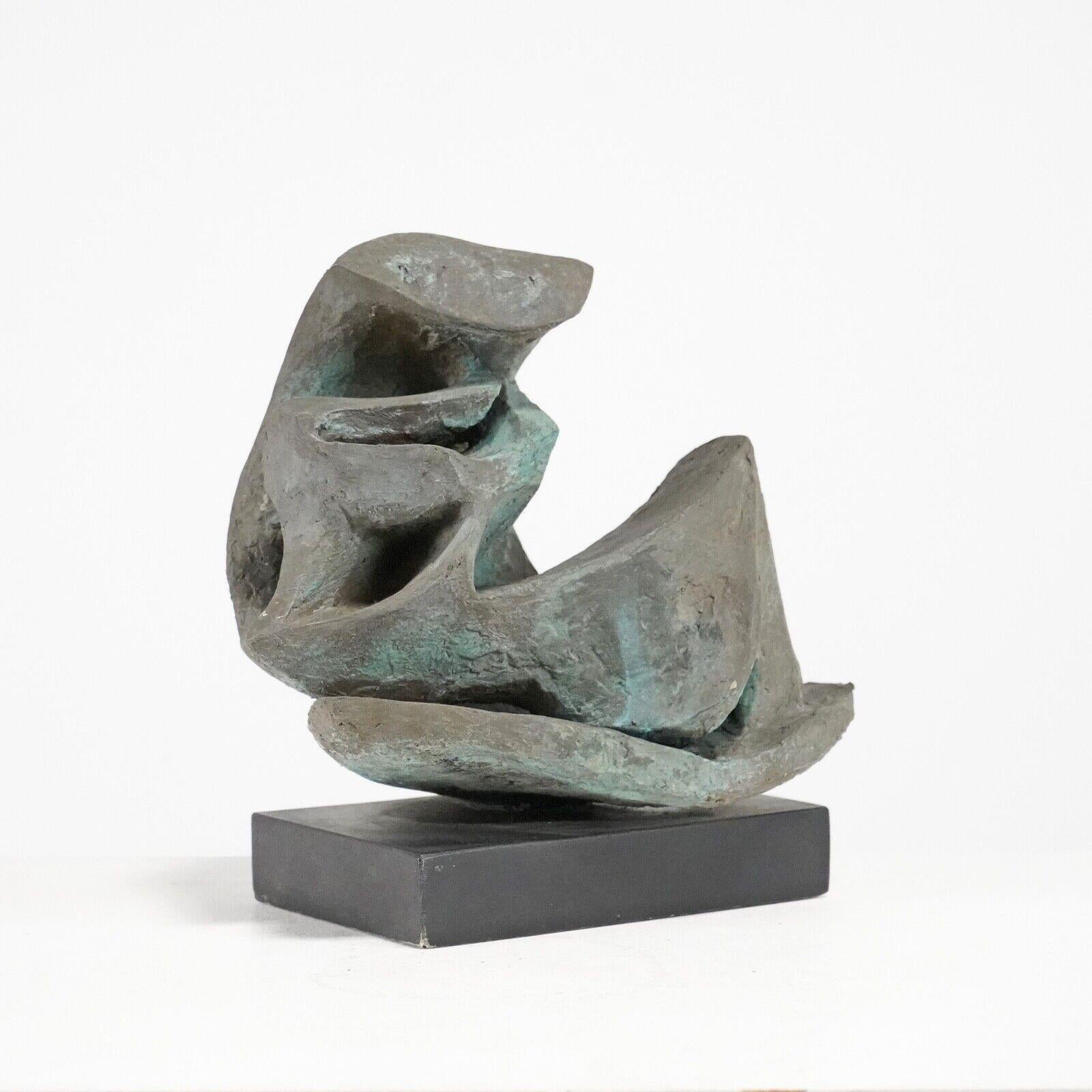 Britannique Sculpture abstraite en bronze coulé à froid du milieu du siècle en vente