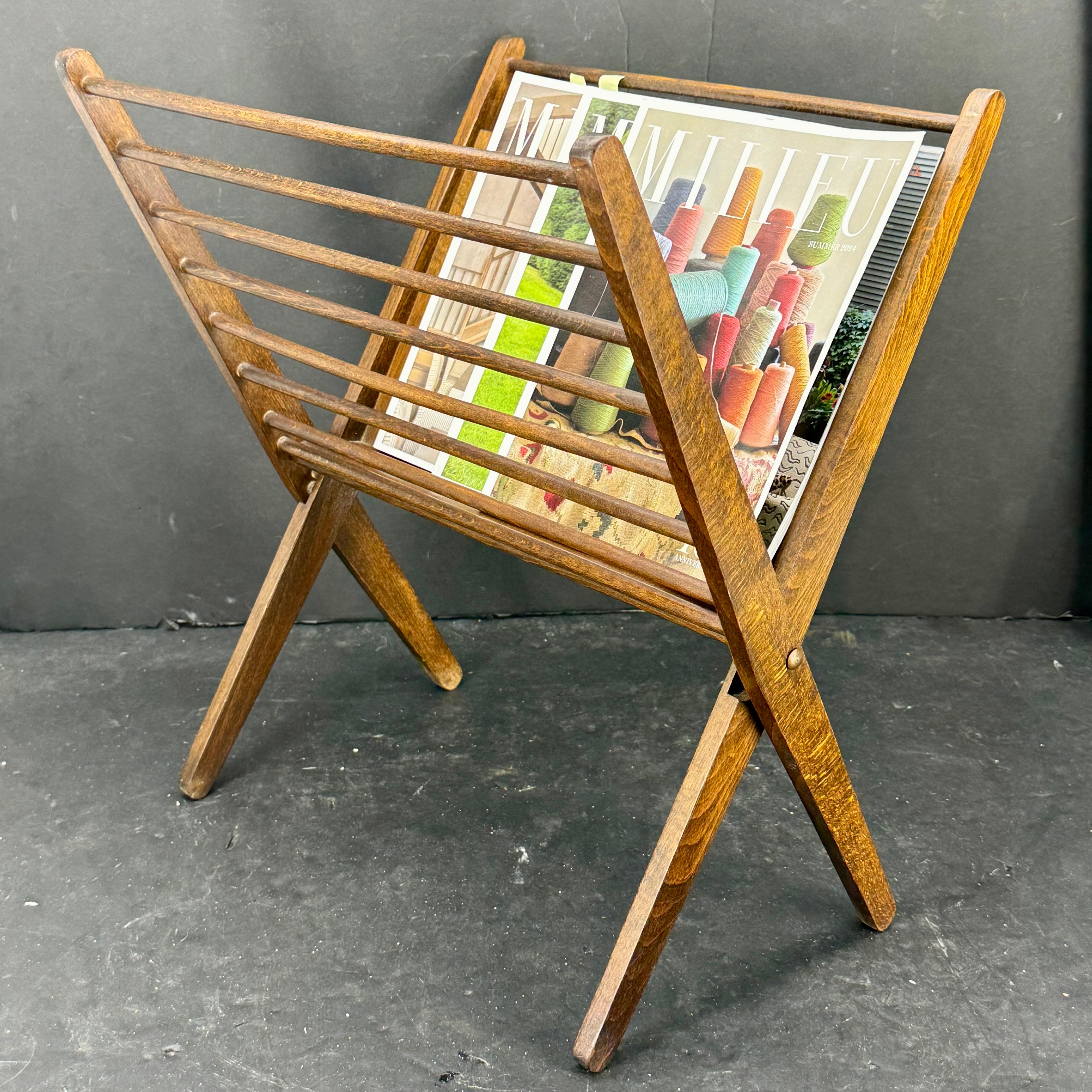 Scaffale portariviste pieghevole in Wood del Mid-Century in vendita 8