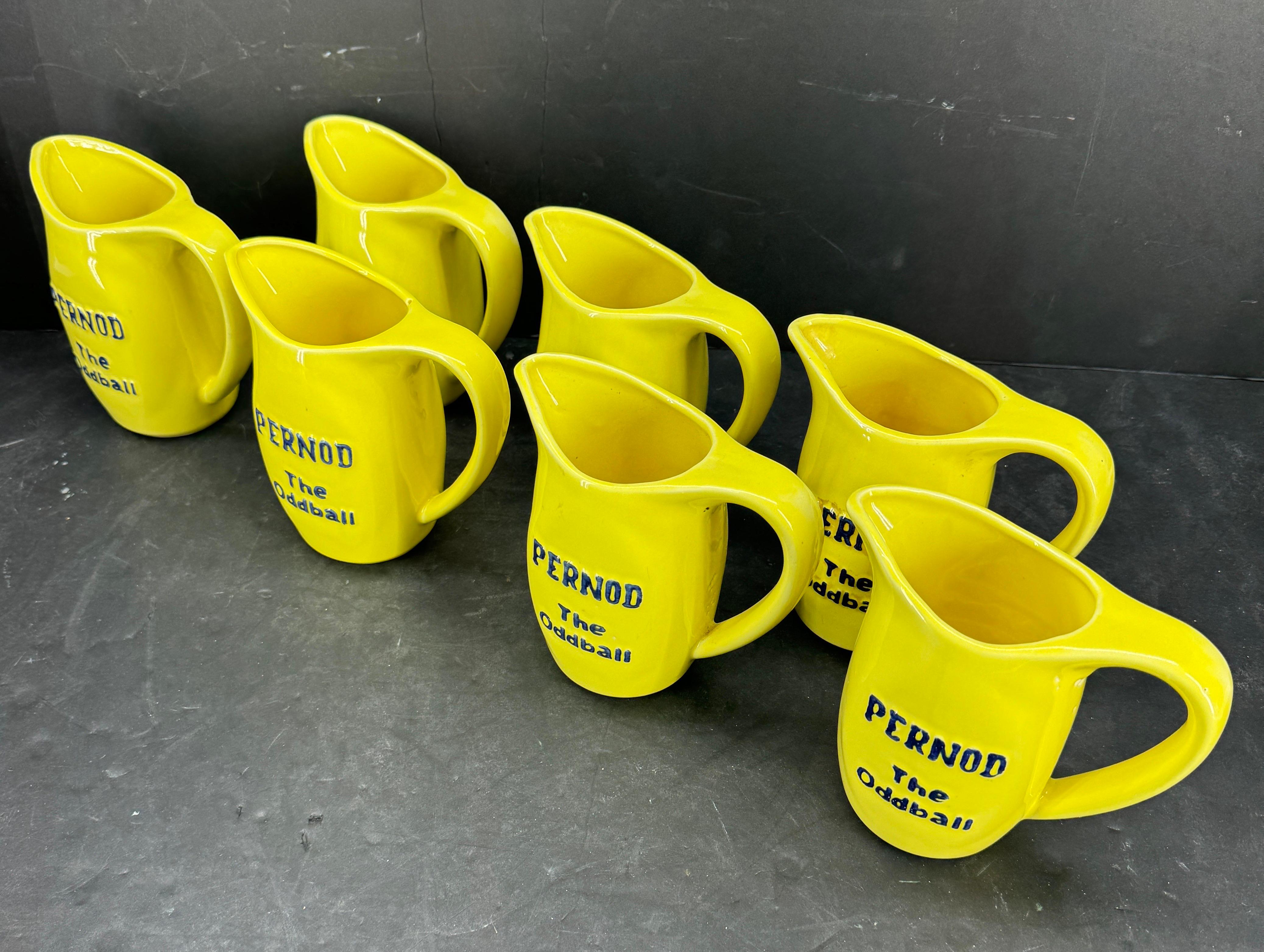 Collection de 7 pichets en céramique jaune Pernod du milieu du siècle dernier en vente 4