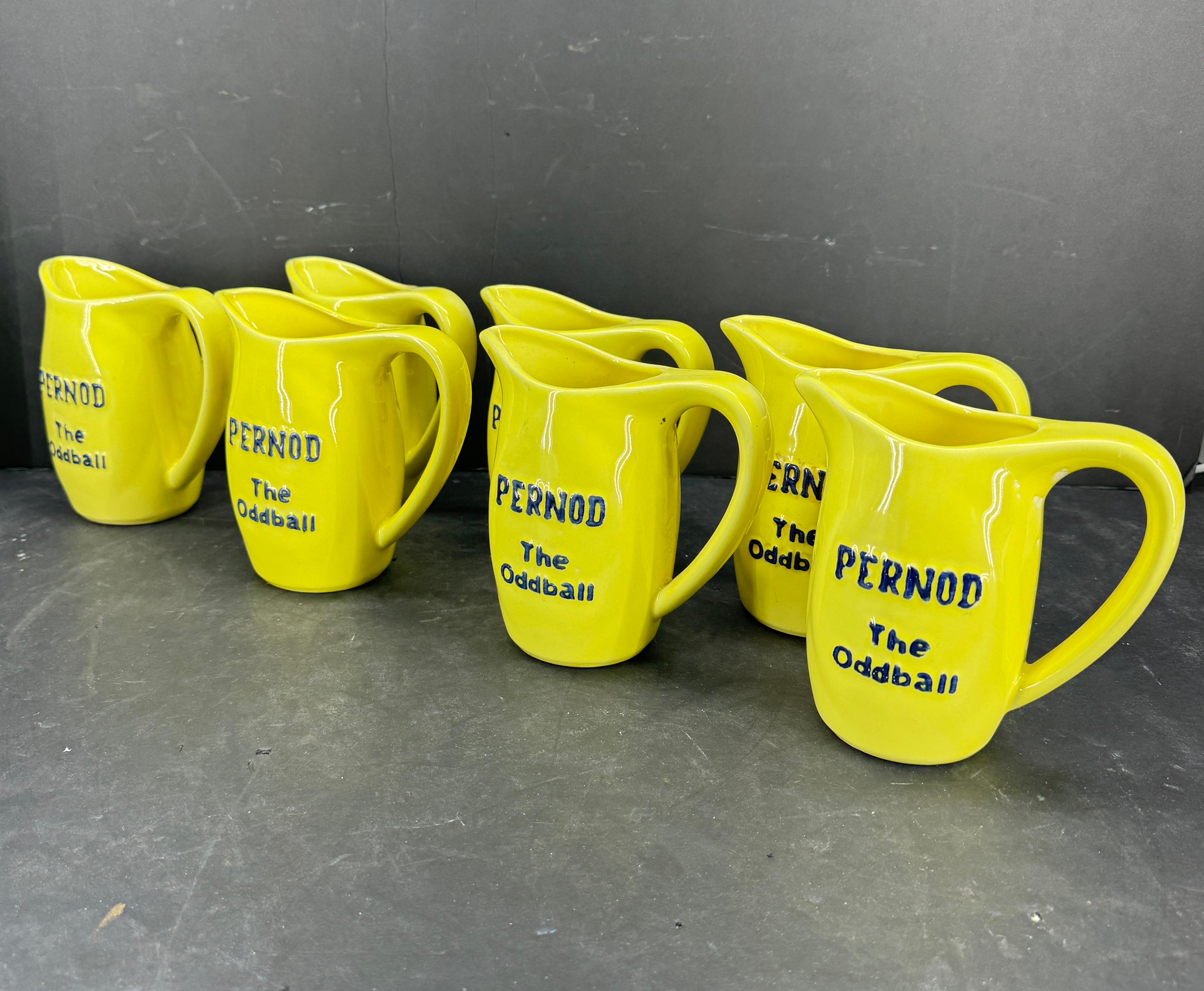 Collection de 7 pichets en céramique jaune Pernod du milieu du siècle dernier en vente 5
