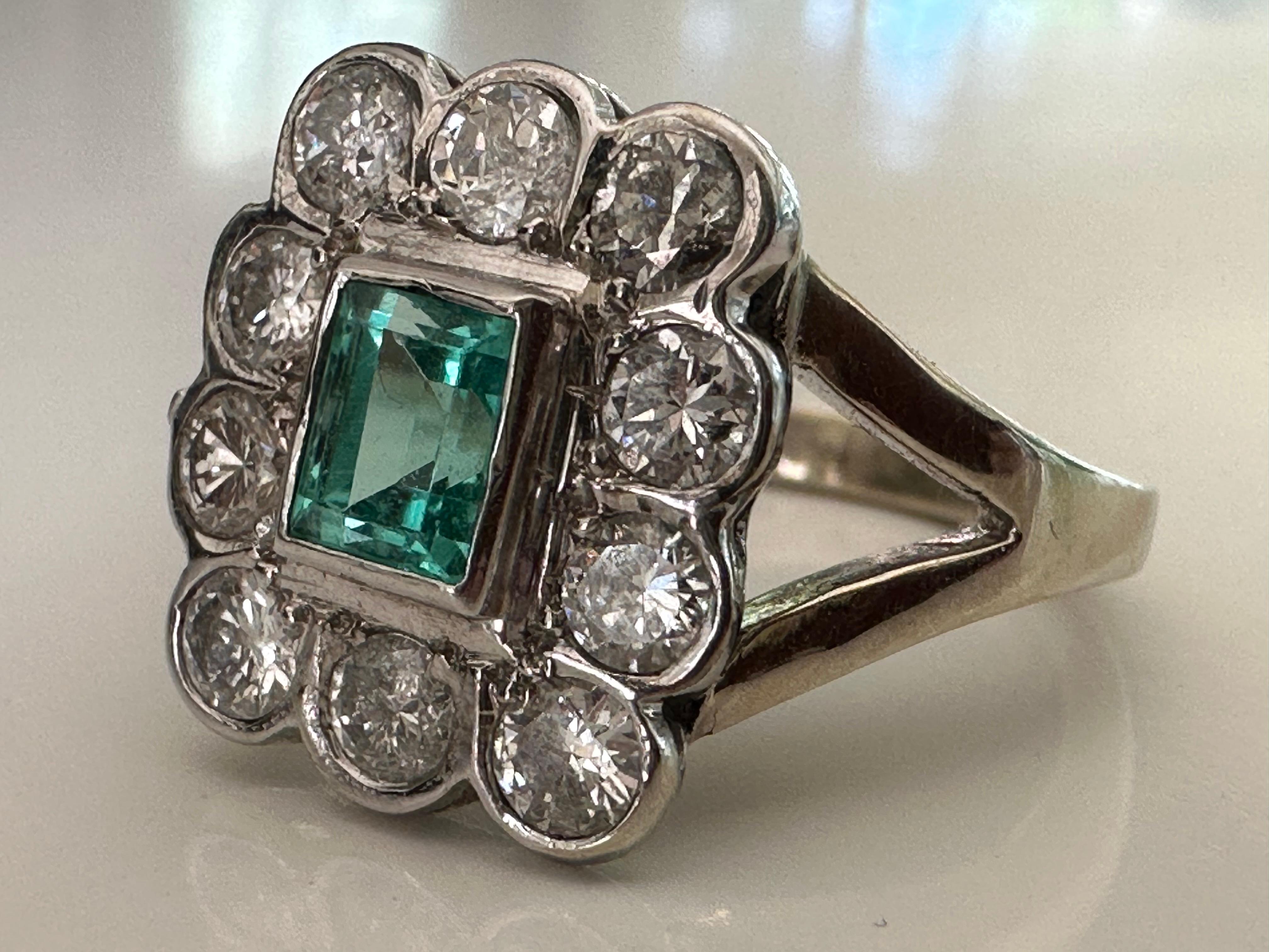 Mid-Century Colombian Emerald and Diamond Cluster Ring  For Sale 4