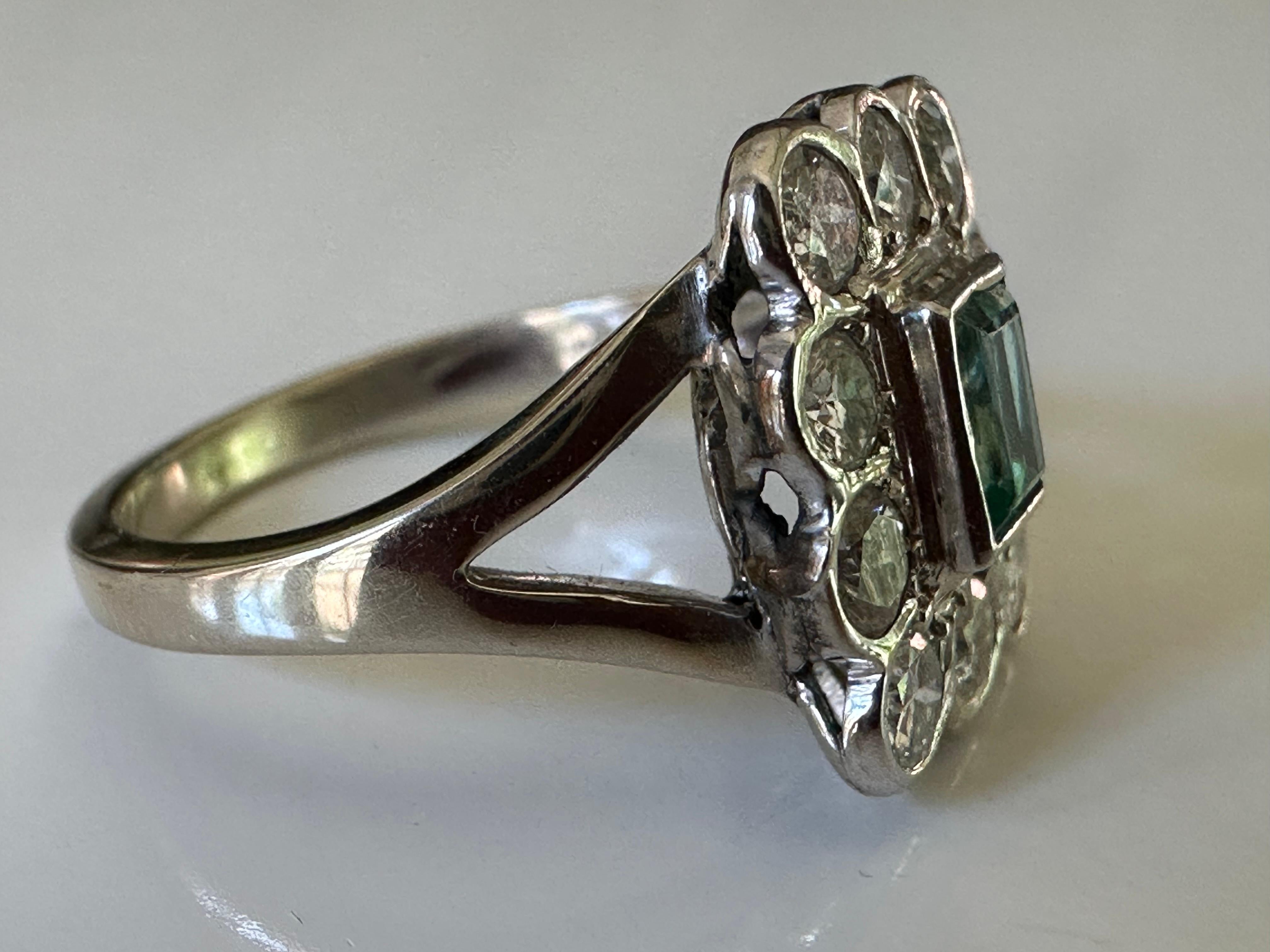 Round Cut Mid-Century Colombian Emerald and Diamond Cluster Ring  For Sale