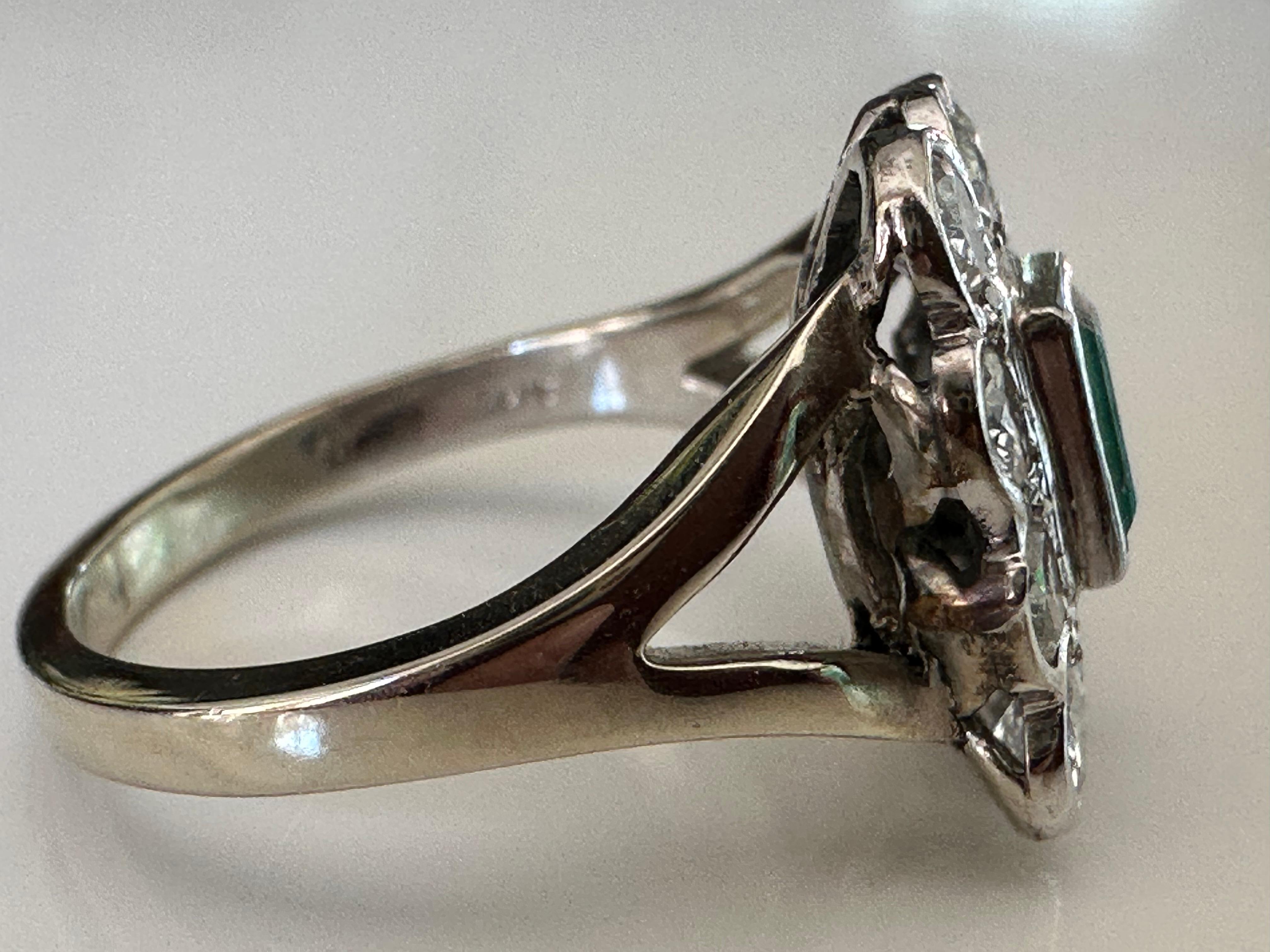 Kolumbianischer Smaragd- und Diamant-Cluster-Ring aus der Mitte des Jahrhunderts  im Zustand „Gut“ im Angebot in Denver, CO