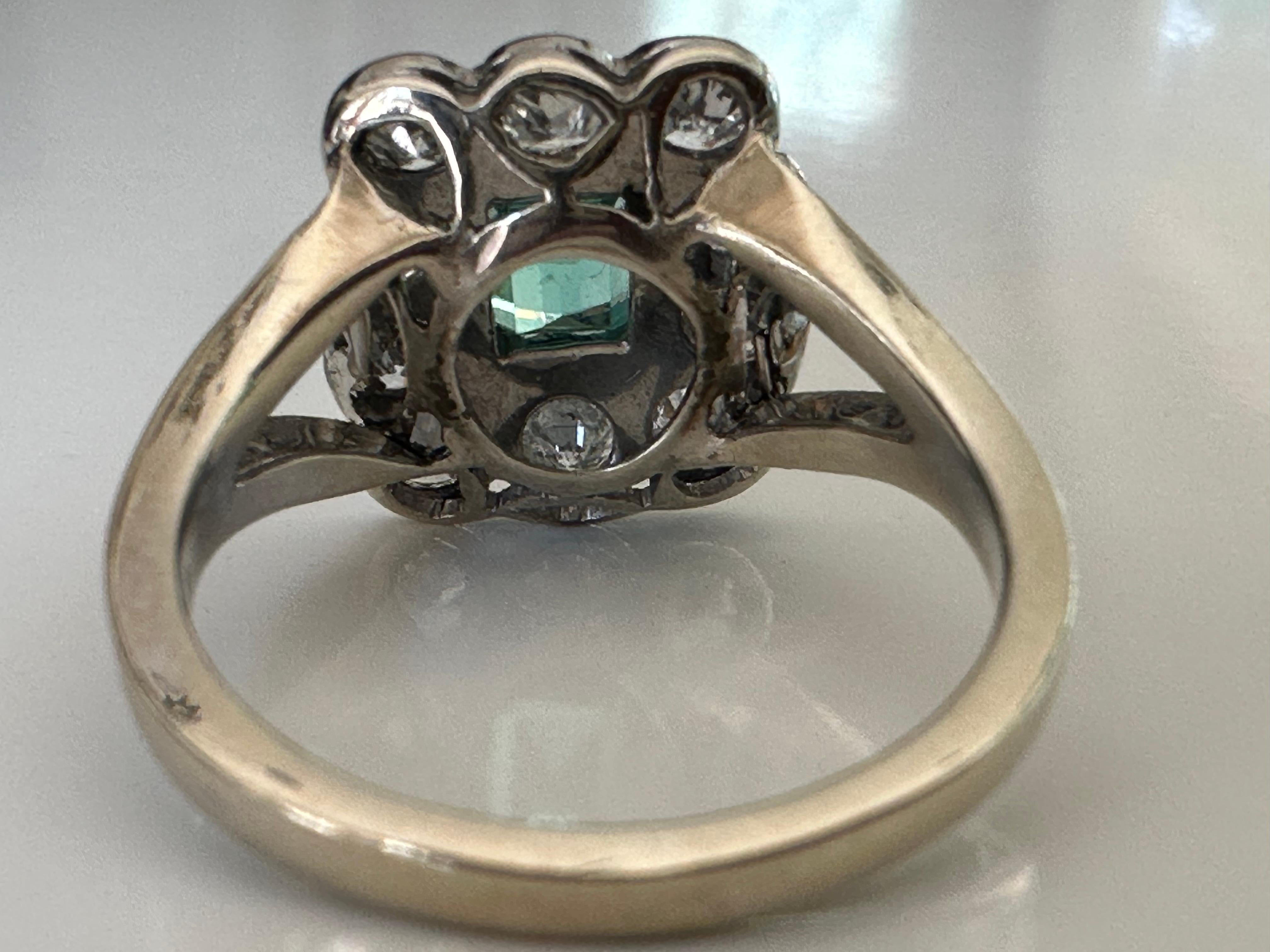 Mid-Century Colombian Emerald and Diamond Cluster Ring  For Sale 1