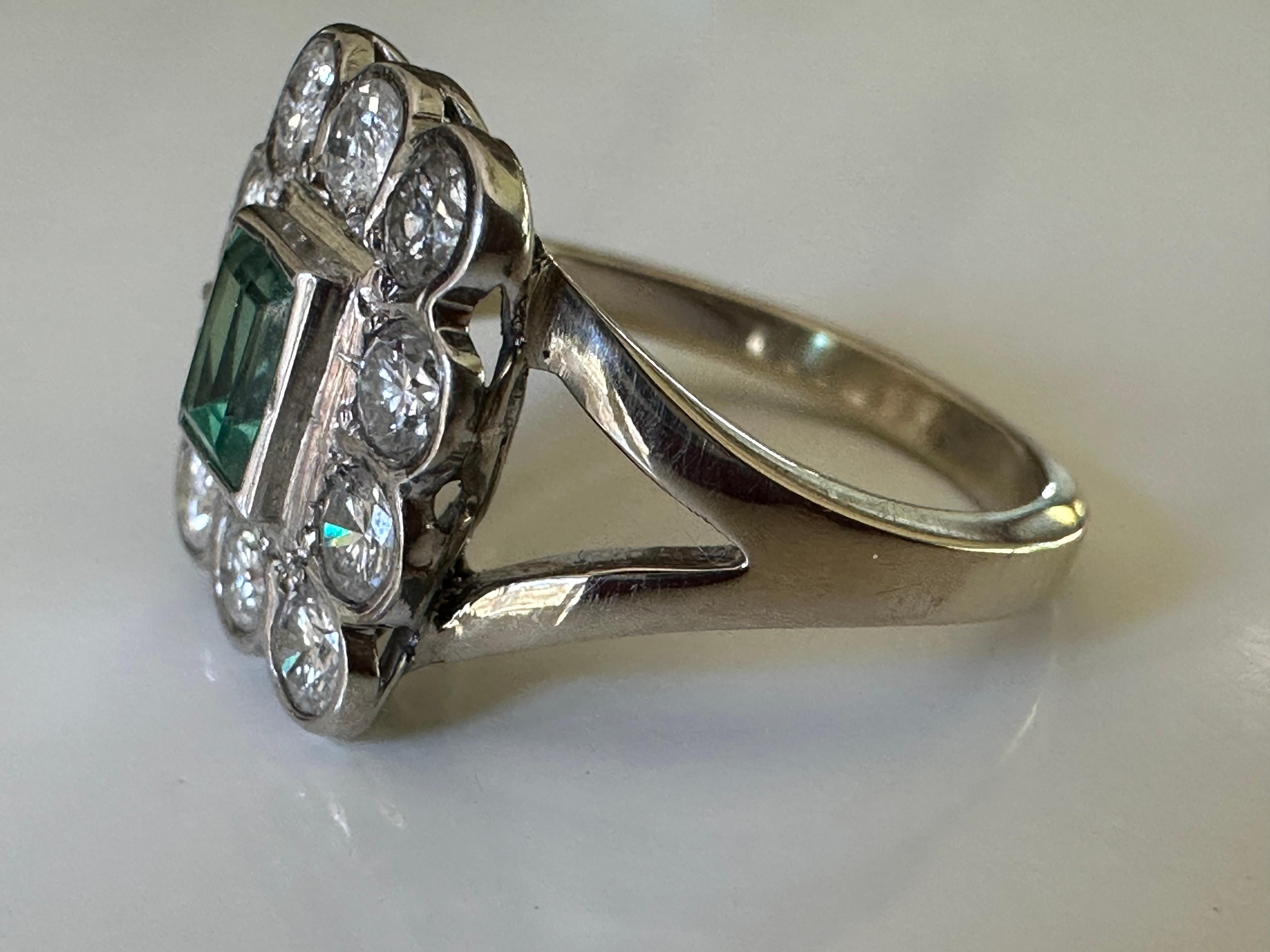 Mid-Century Colombian Emerald and Diamond Cluster Ring  For Sale 2