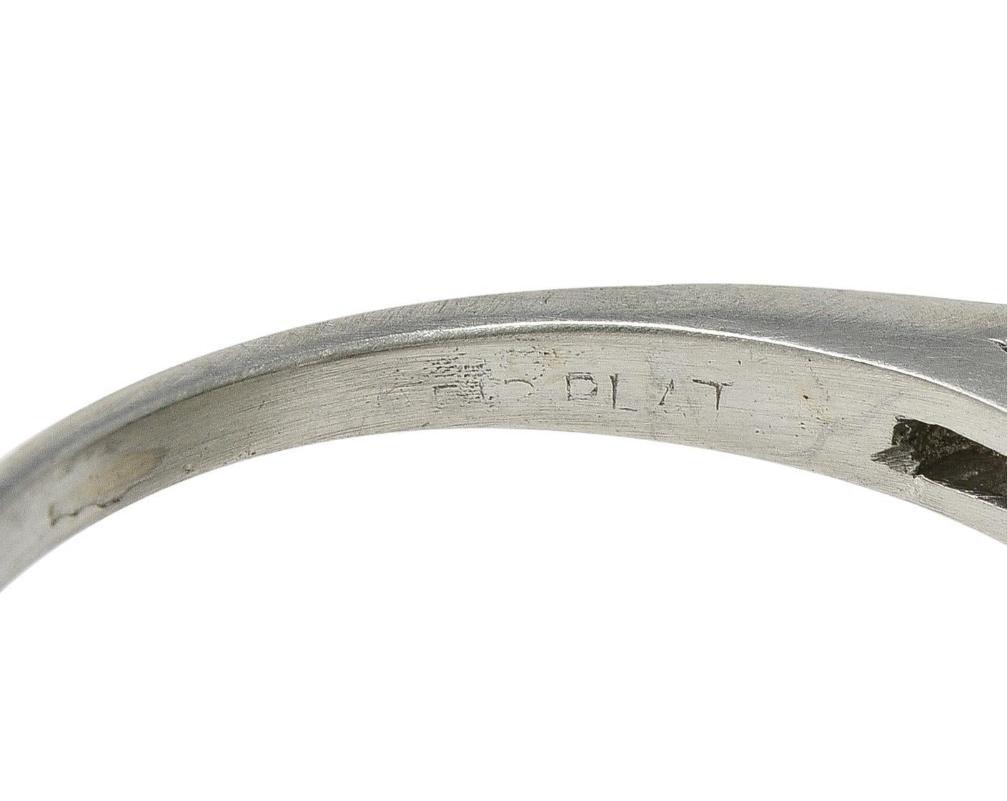 Anello da cocktail con smeraldo colombiano di metà secolo, diamante e platino, fibbia vintage AGL in vendita 4