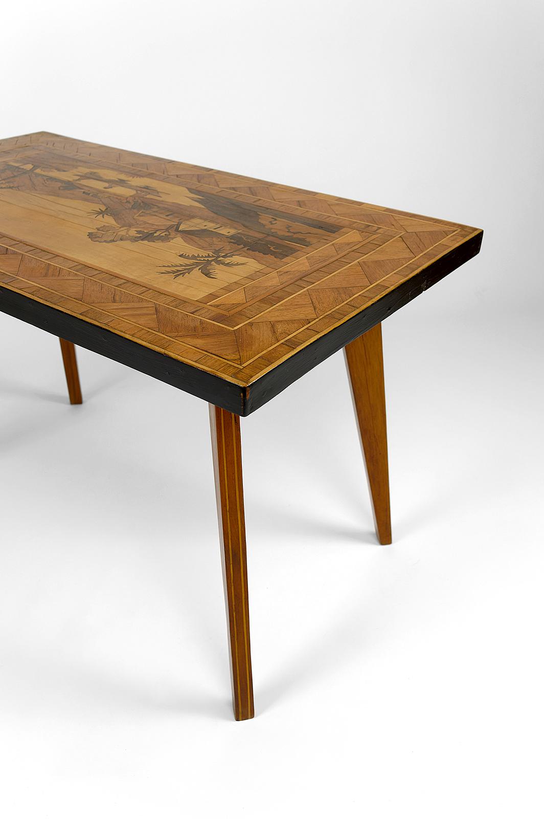 Table basse coloniale africaine du milieu du siècle avec bois incrusté, vers 1960 en vente 1