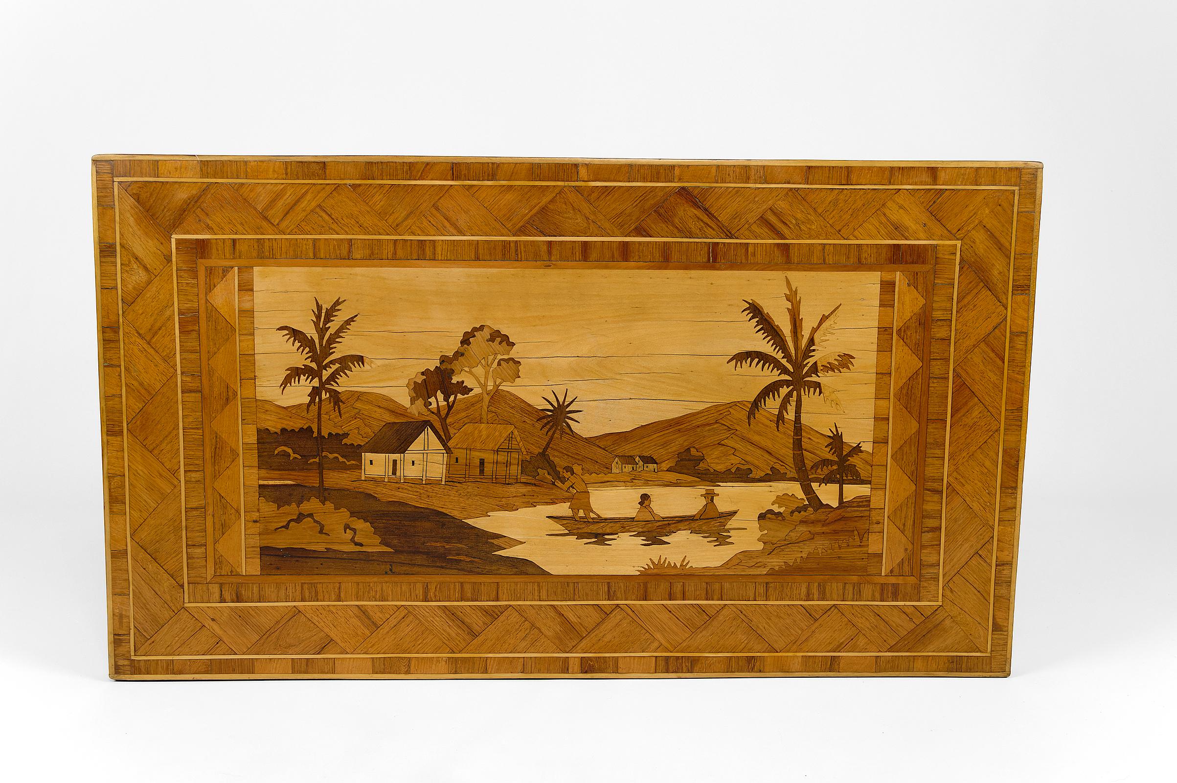 Table basse coloniale africaine du milieu du siècle avec bois incrusté, vers 1960 en vente 3