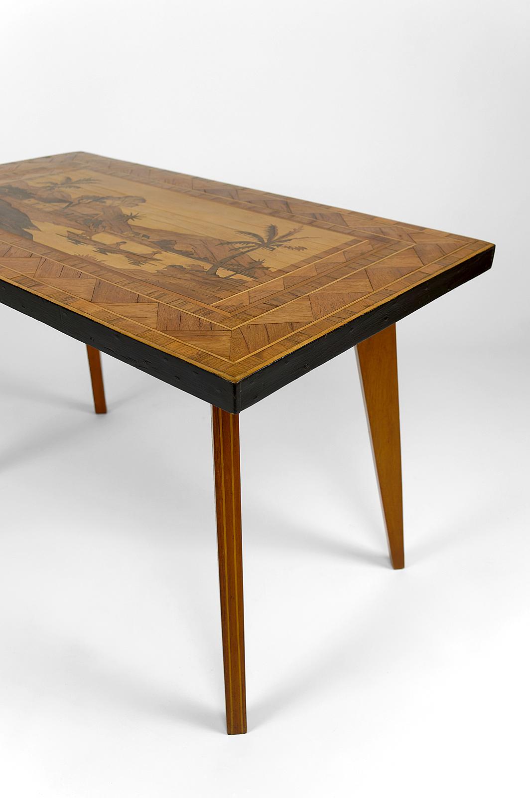 Milieu du XXe siècle Table basse coloniale africaine du milieu du siècle avec bois incrusté, vers 1960 en vente