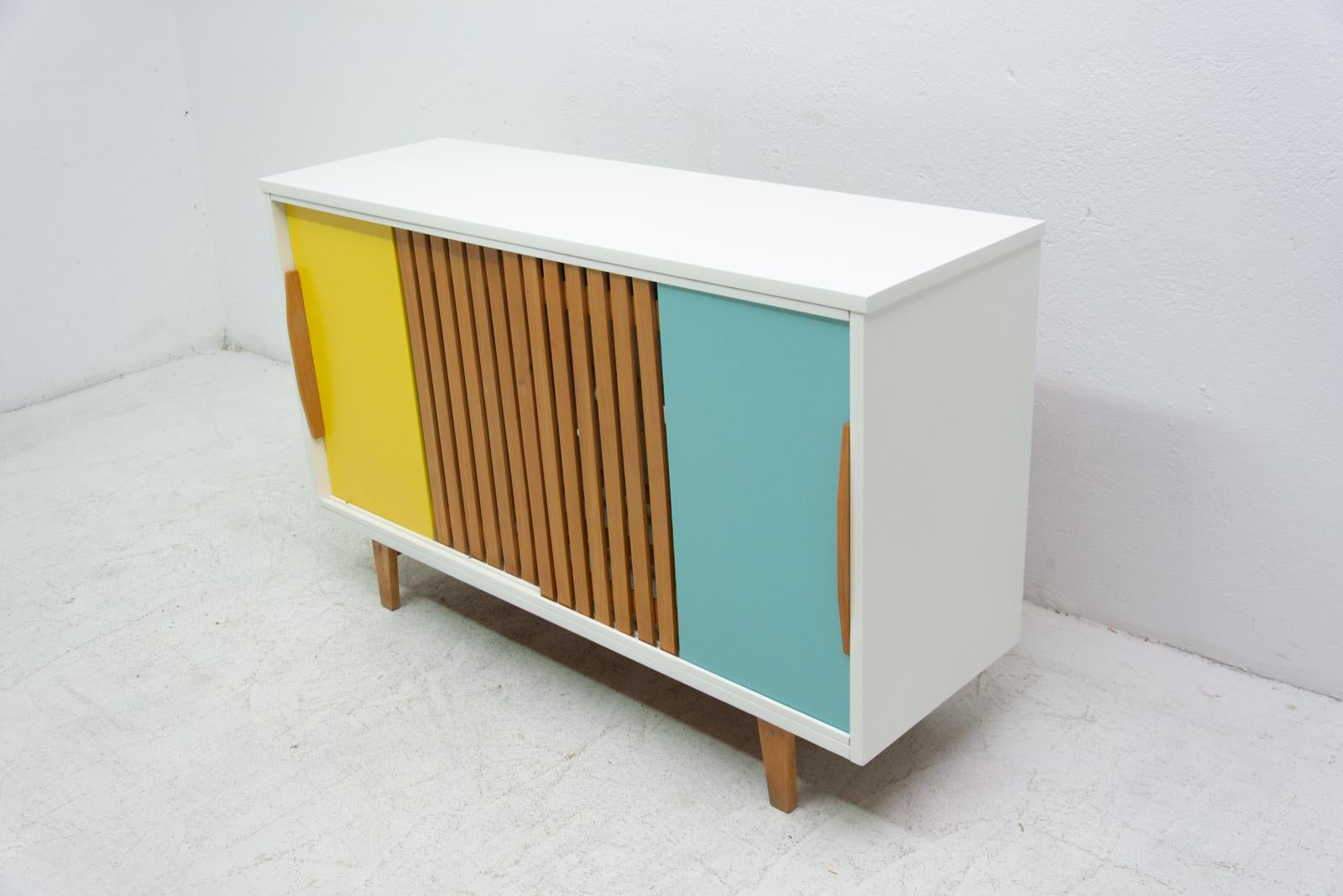 Midcentury Colorful Shoe Rack, Eastern Bloc, 1960s In Good Condition In Prague 8, CZ