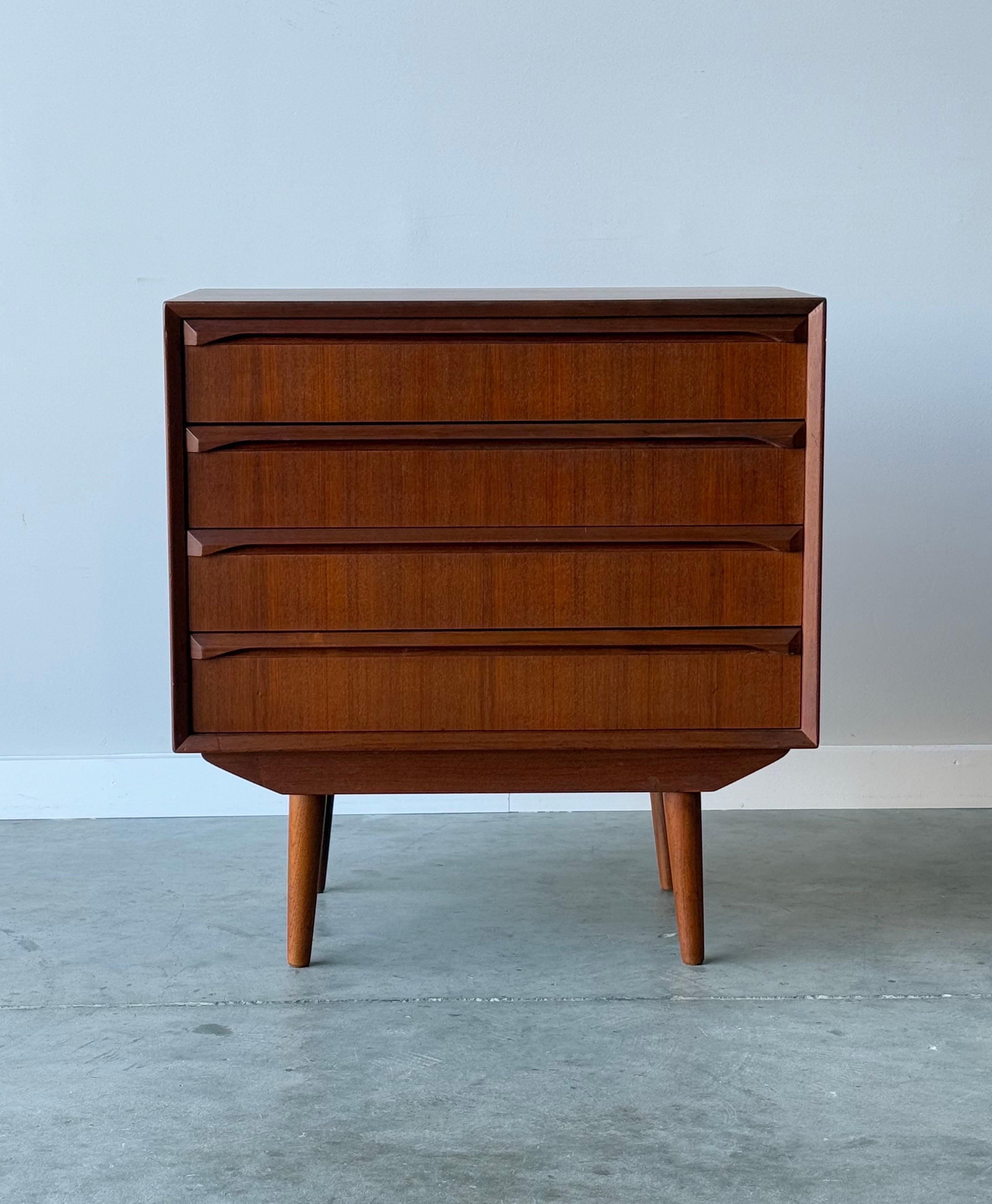 Mid-Century Modern Mid-Century Compact Four Drawer Dresser