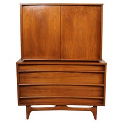 Comò Highboy concavo del Mid-Century di Young Manufacturing Co.