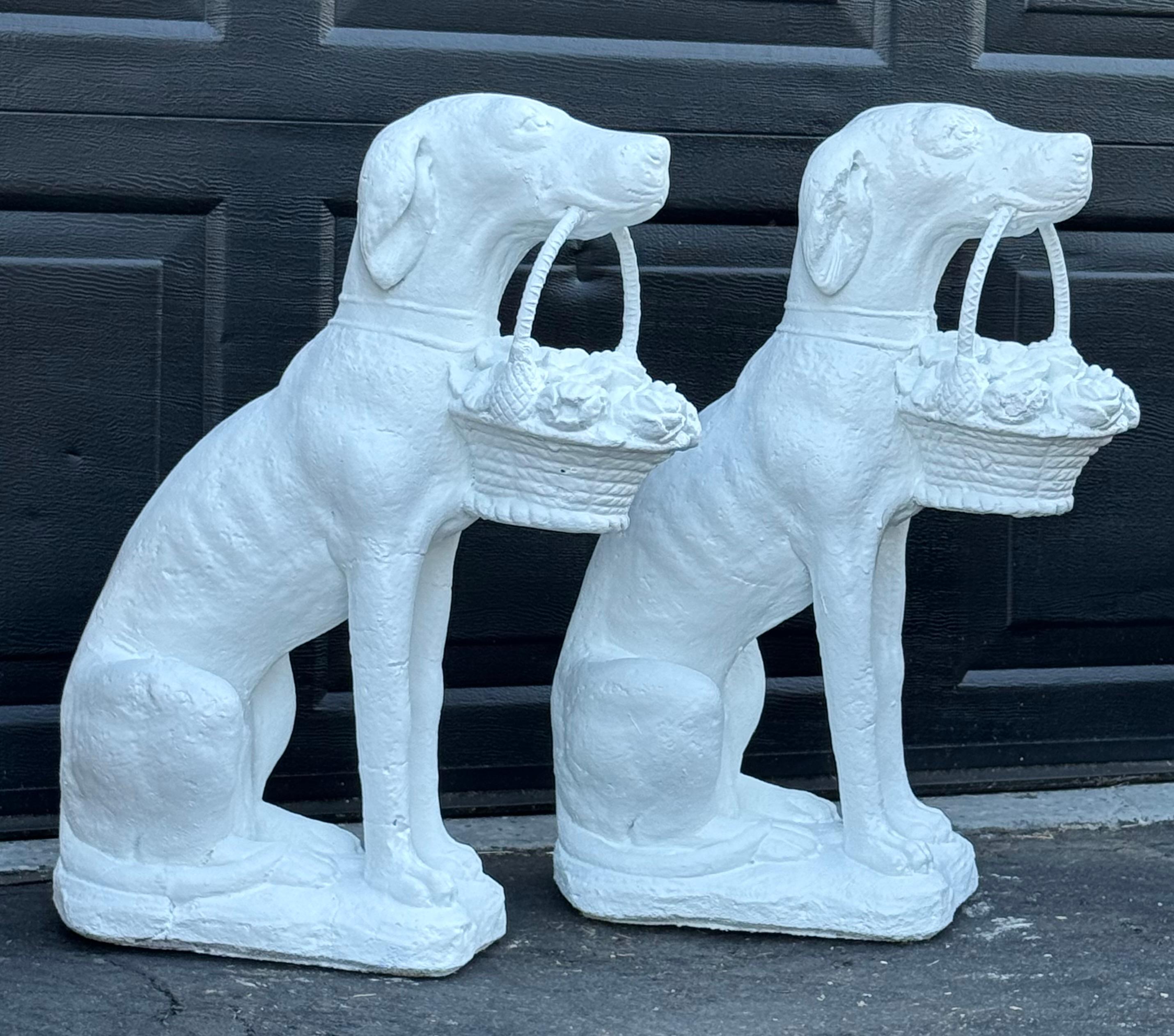 Estatua de Galgo de Hormigón y Hierro de Mediados de Siglo para Jardín o Entrada Pareja en venta 1