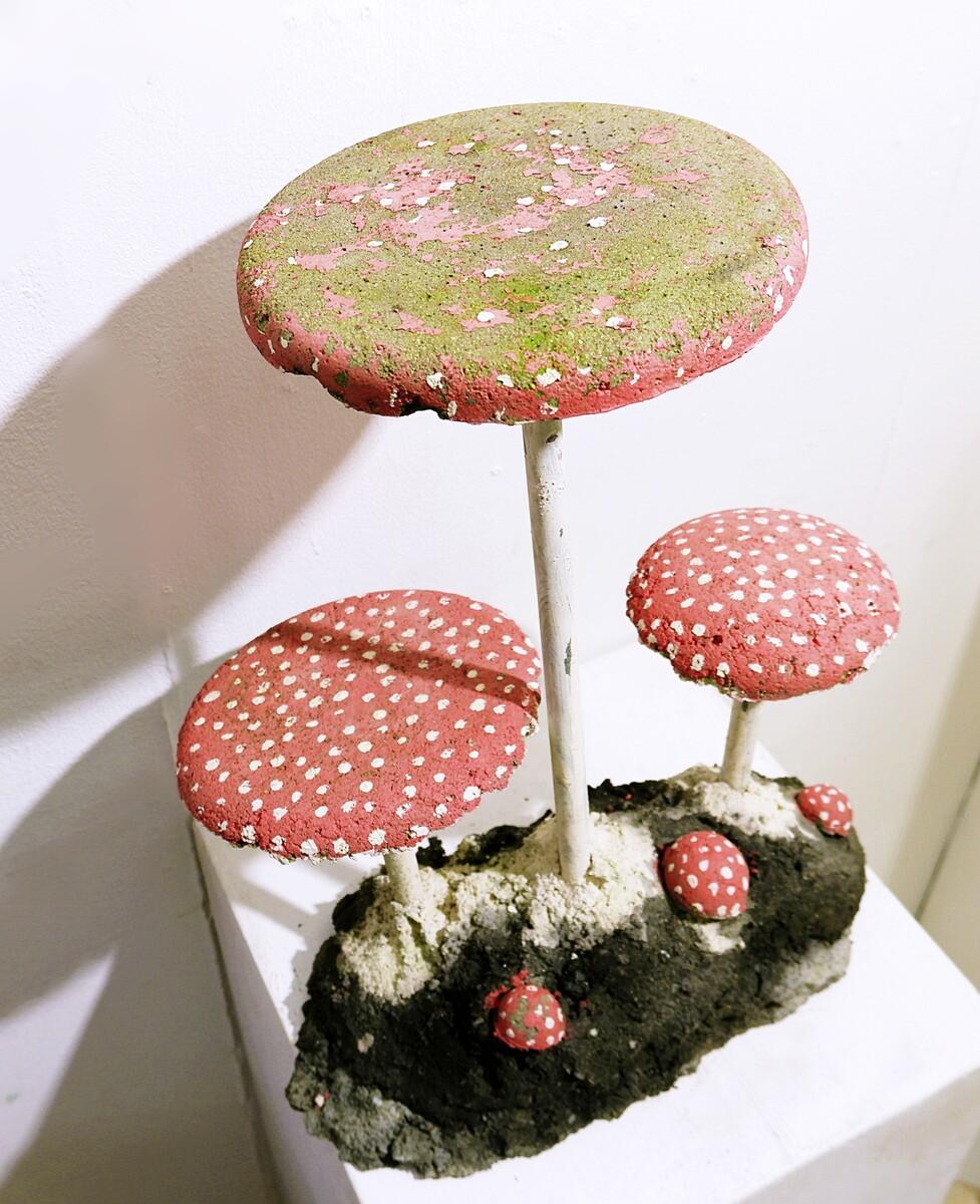 Midcentury Concrete Mushrooms Garden Decoration In Good Condition In Brussels , BE