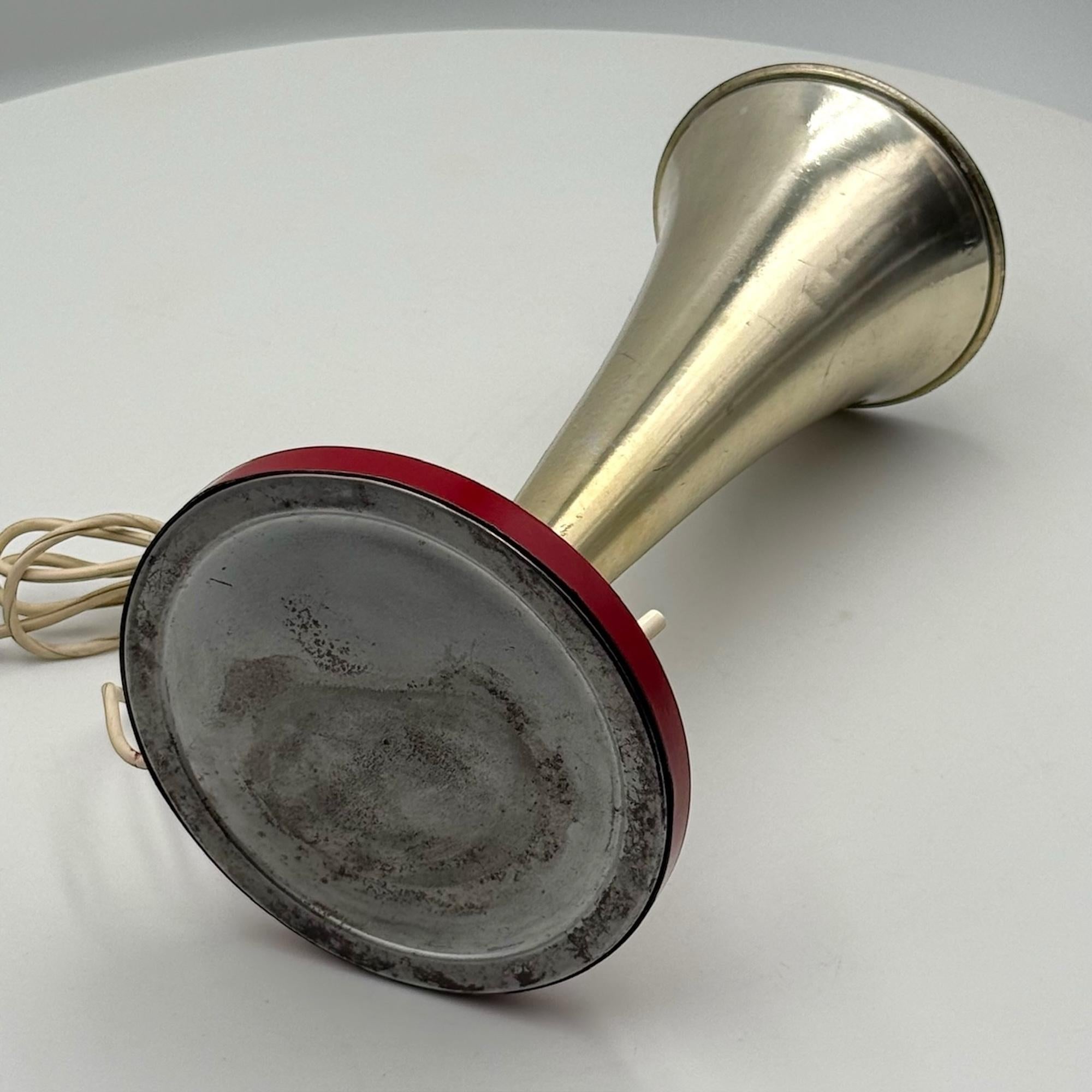Mid Century Cone Lamp 'Ministry' Made in Italy, Red and Golden Metal, 1960s For Sale 4