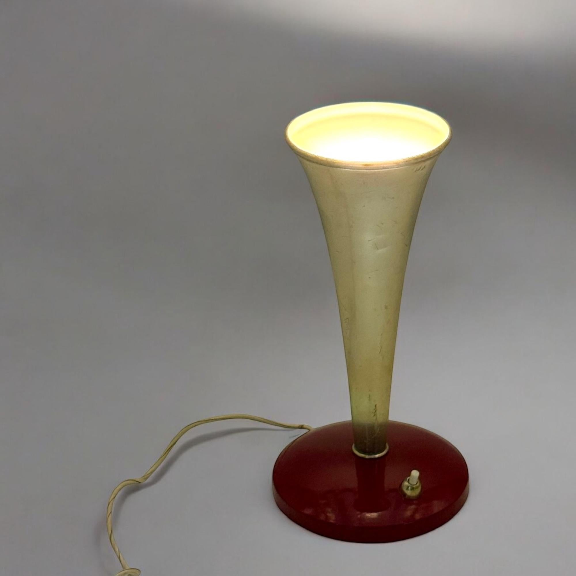 Mid-Century Modern Mid Century Cone Lamp 'Ministry' Made in Italy, Red and Golden Metal, 1960s For Sale
