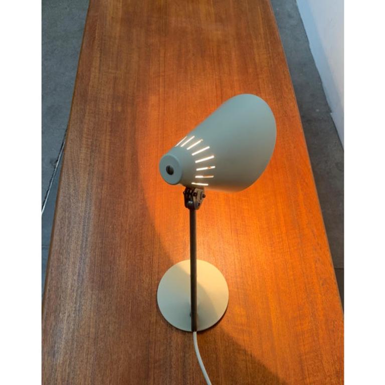 Mid-Century Cone-Shaped Table Lamp For Sale 4