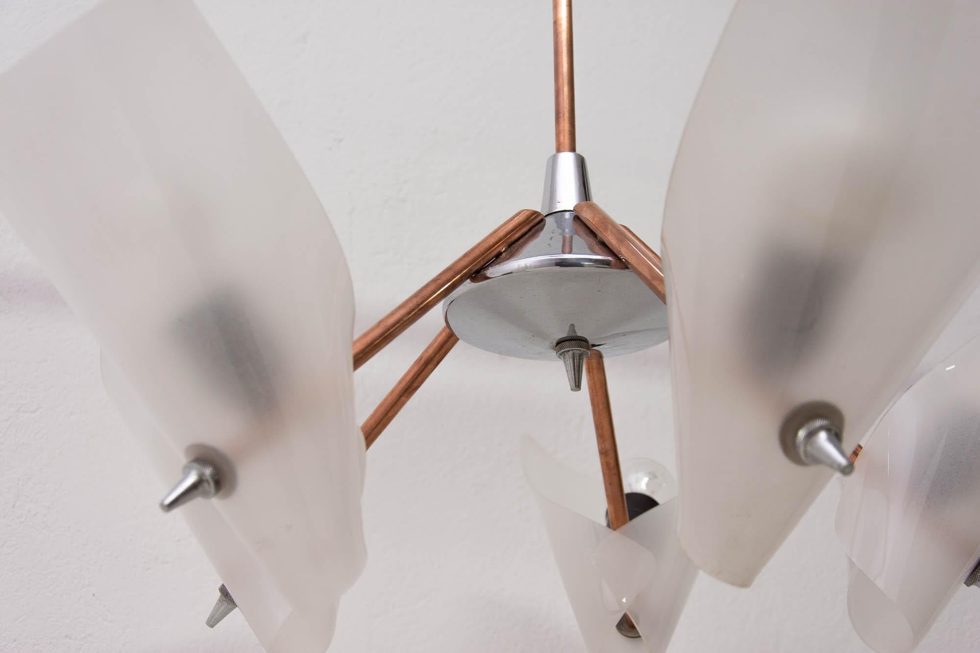 Lustre suspendu à cônes du milieu du siècle dernier par Drukov, années 1950 5