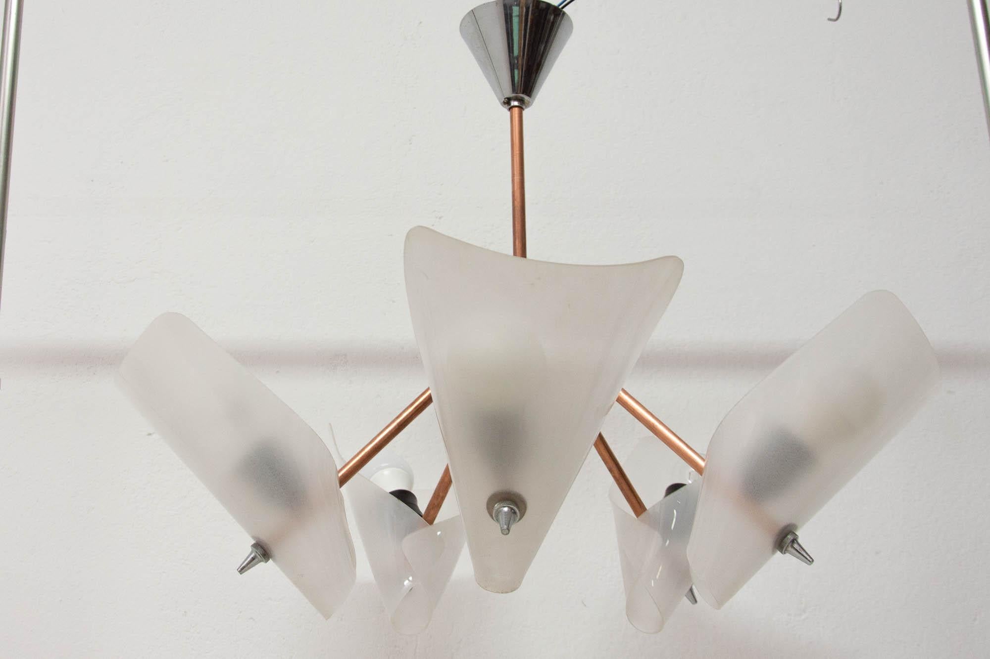 Tchèque Lustre suspendu à cônes du milieu du siècle dernier par Drukov, années 1950