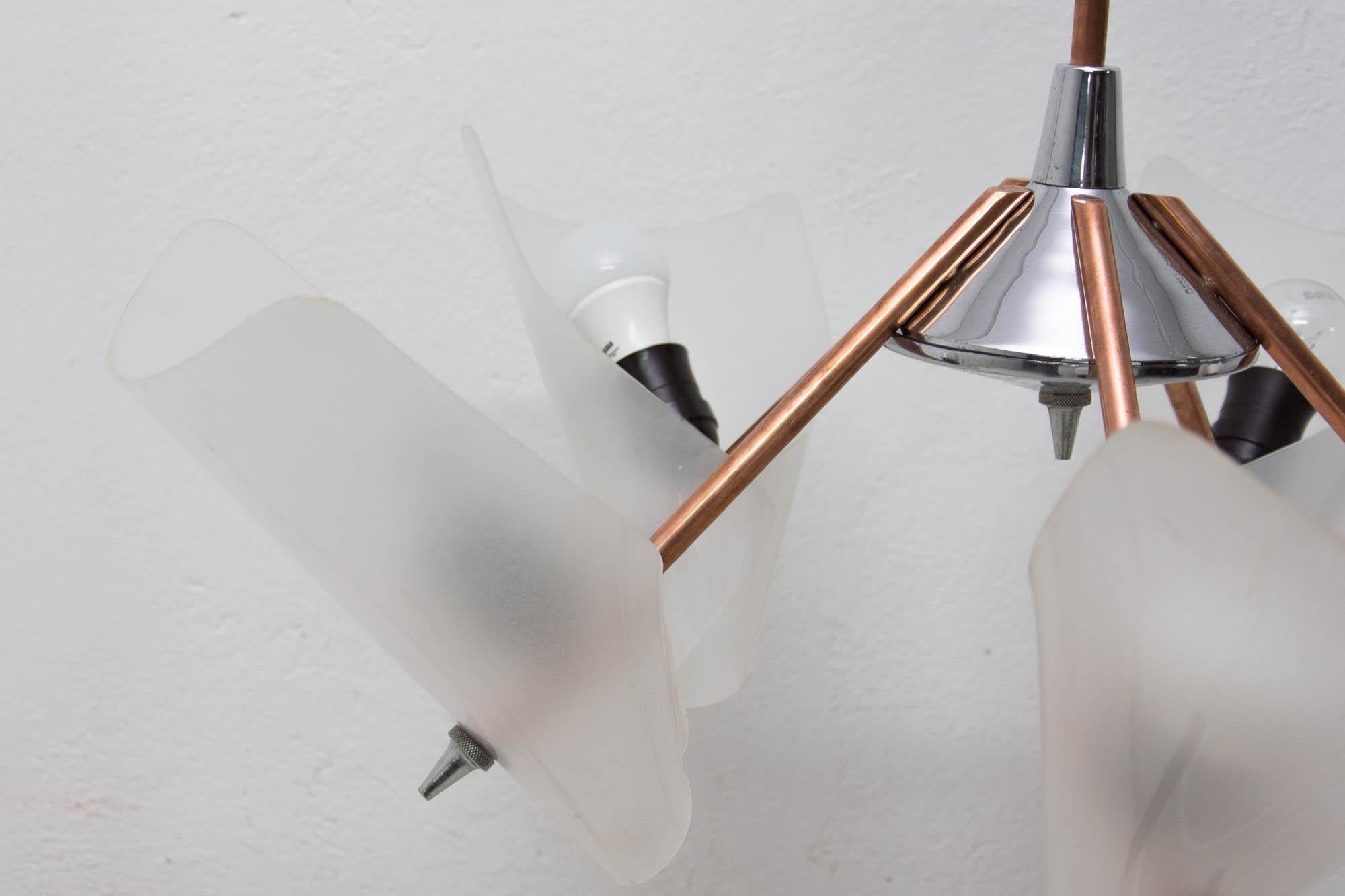 Lustre suspendu à cônes du milieu du siècle dernier par Drukov, années 1950 1