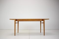 Mesa de conferencias/ Dřevotvar de mediados de siglo, años 70