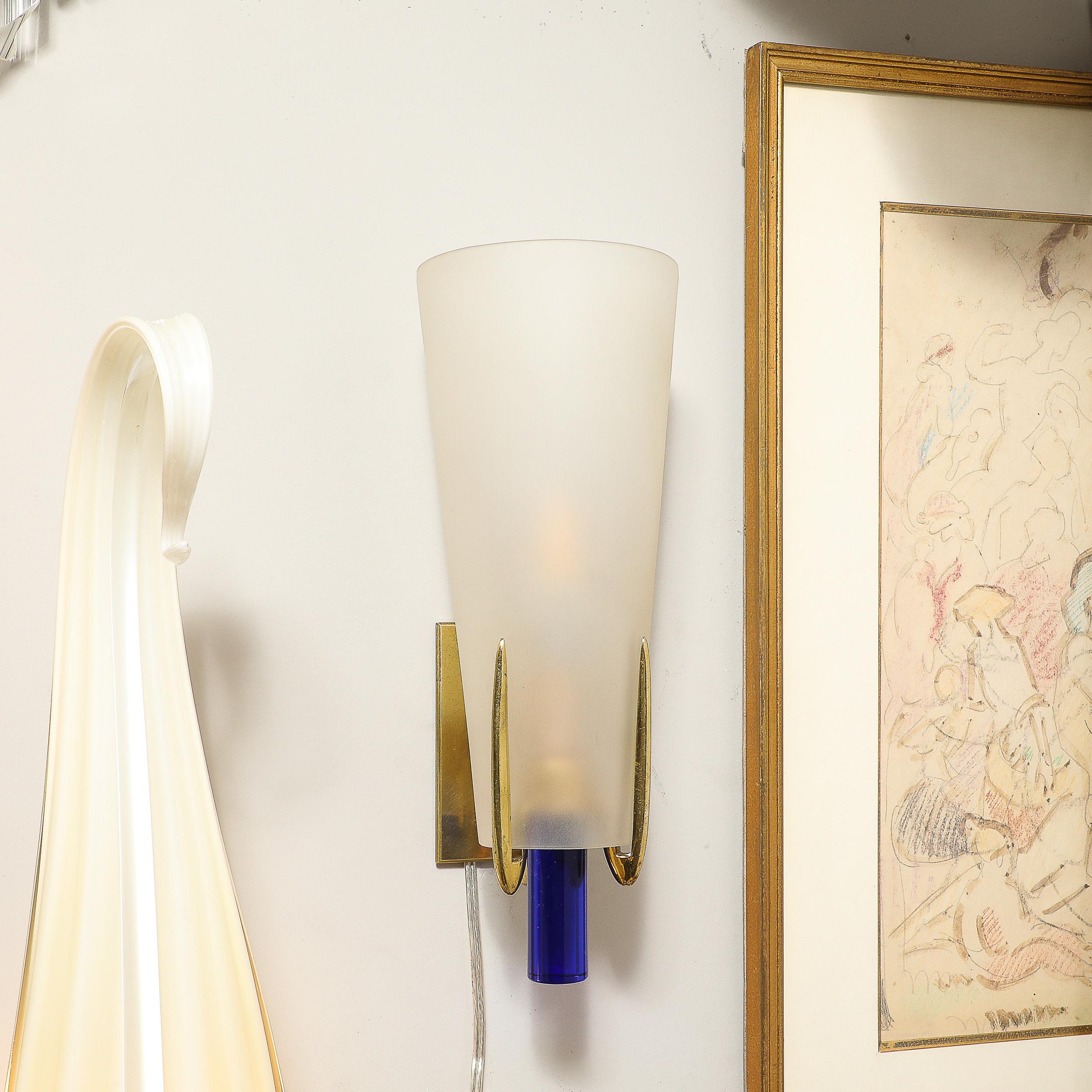 Metà XX secolo Sconce di metà secolo in vetro smerigliato e ottone di Max Ingrand per Fontana Arte in vendita