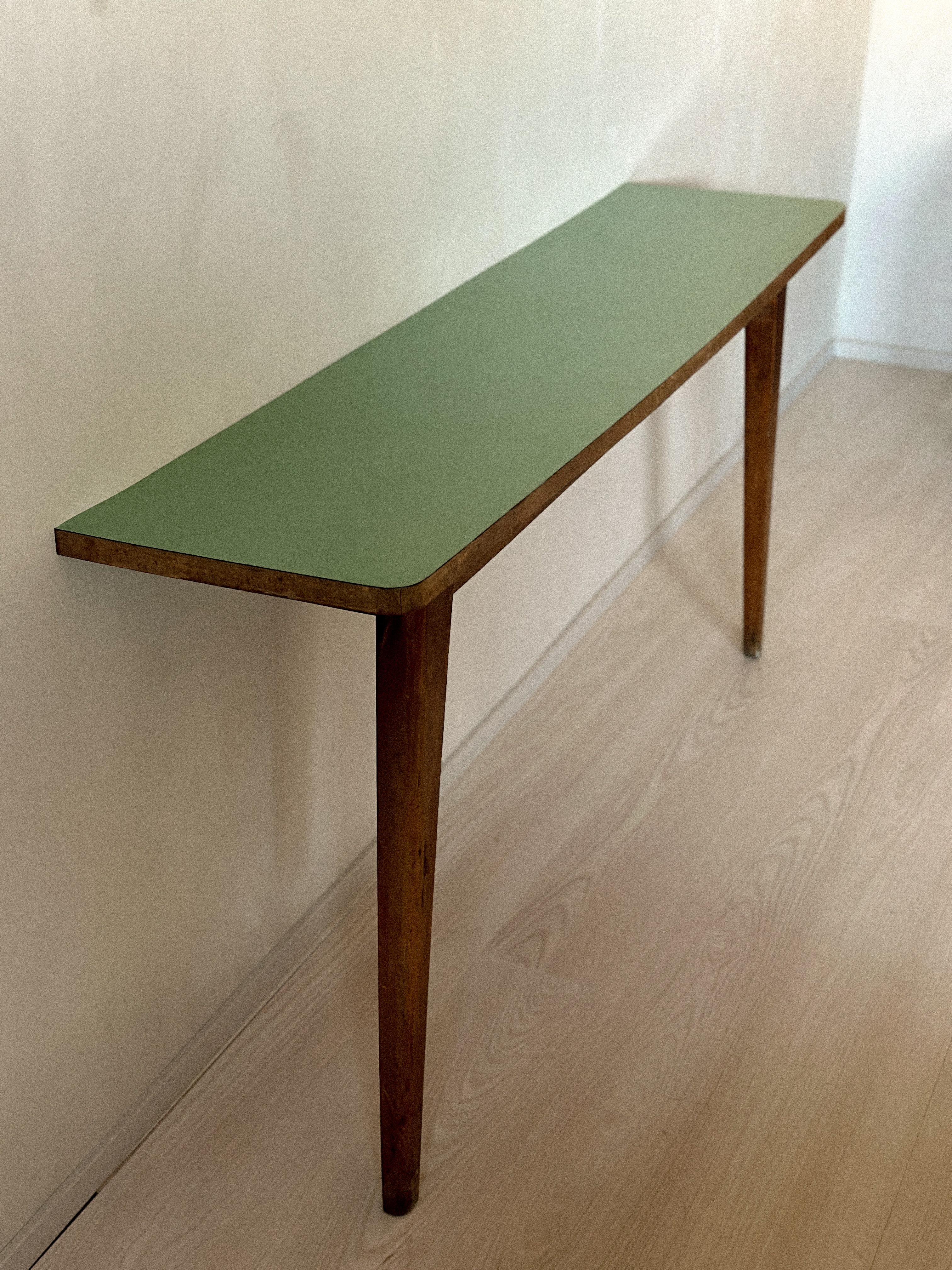 Italian Mid-Century Console Table with Tapered Legs and Formica Top, Italy c. 1950s For Sale