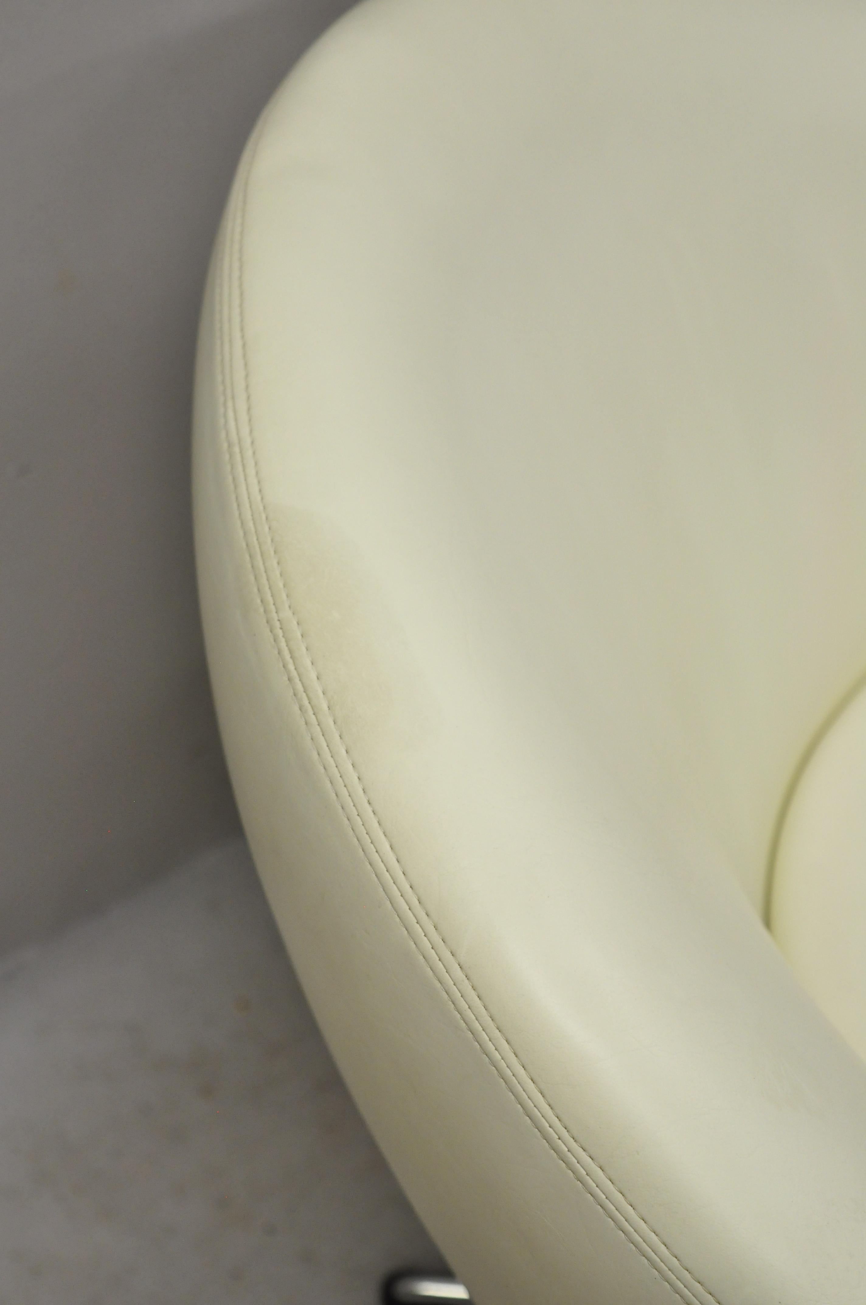 Midcentury Contemporary Shells Inc Overman White Vinyl Swivel Lounge Pod Chair In Good Condition In Philadelphia, PA