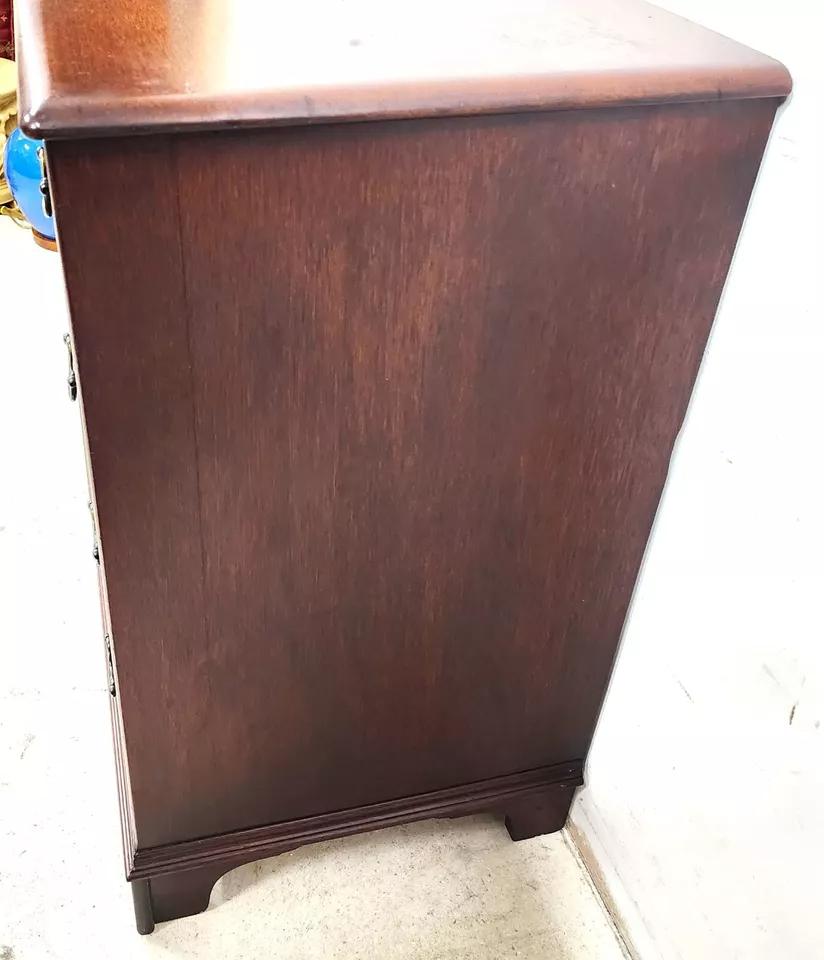 Cassettiera di metà secolo CONTINENTAL FURNITURE Co In condizioni buone in vendita a Lake Worth, FL