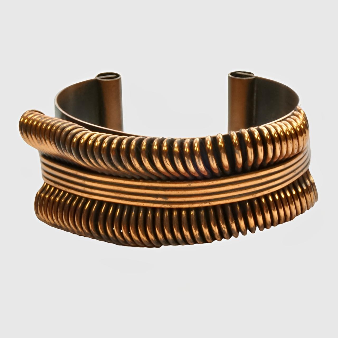 Mid Century Copper Anodized Bangle with a Wire Design For Sale 2