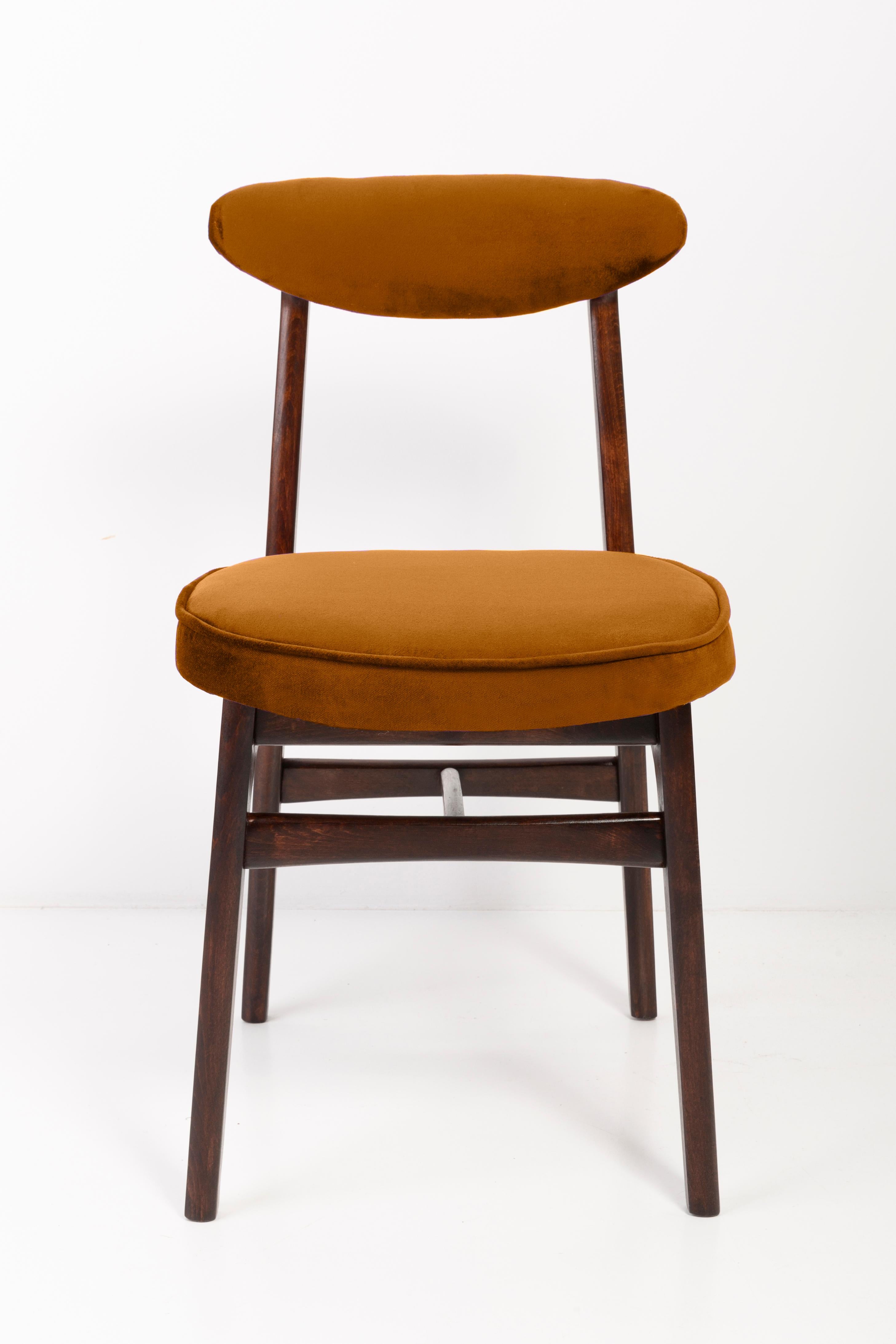 Hand-Crafted Mid-Century Copper Velvet Chair Designed by Rajmund Halas, Europe, 1960s For Sale