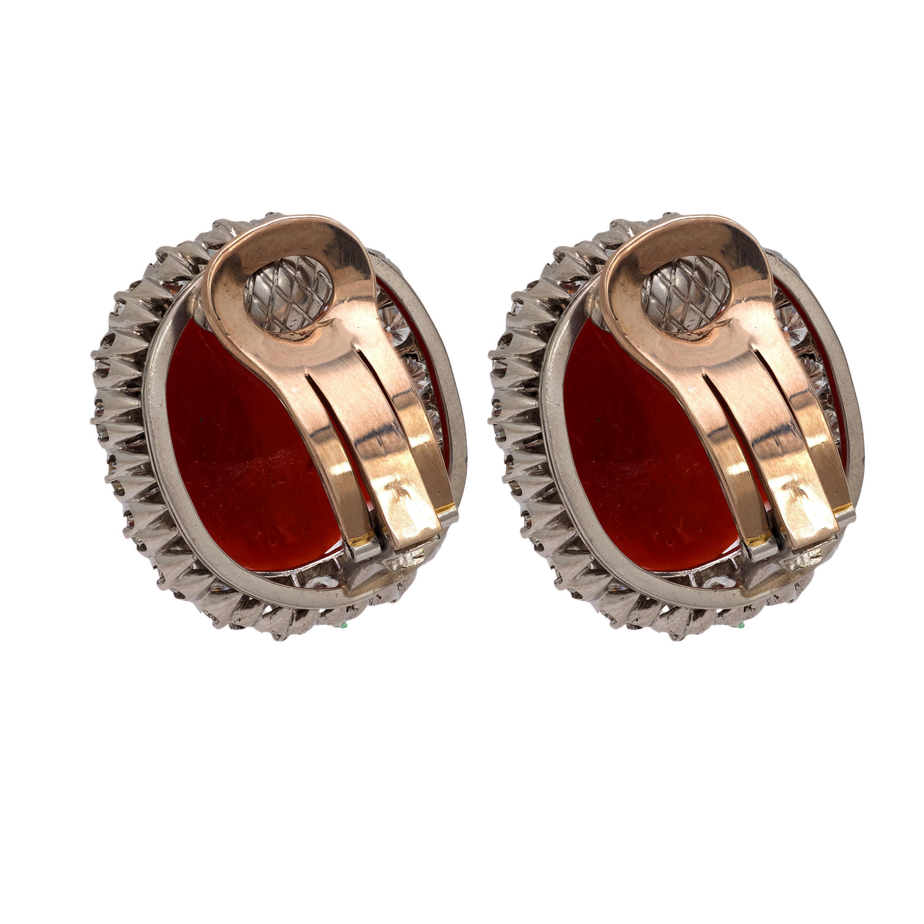 Pendientes racimo coral diamante platino Mid Century en Bueno estado para la venta en Beverly Hills, CA